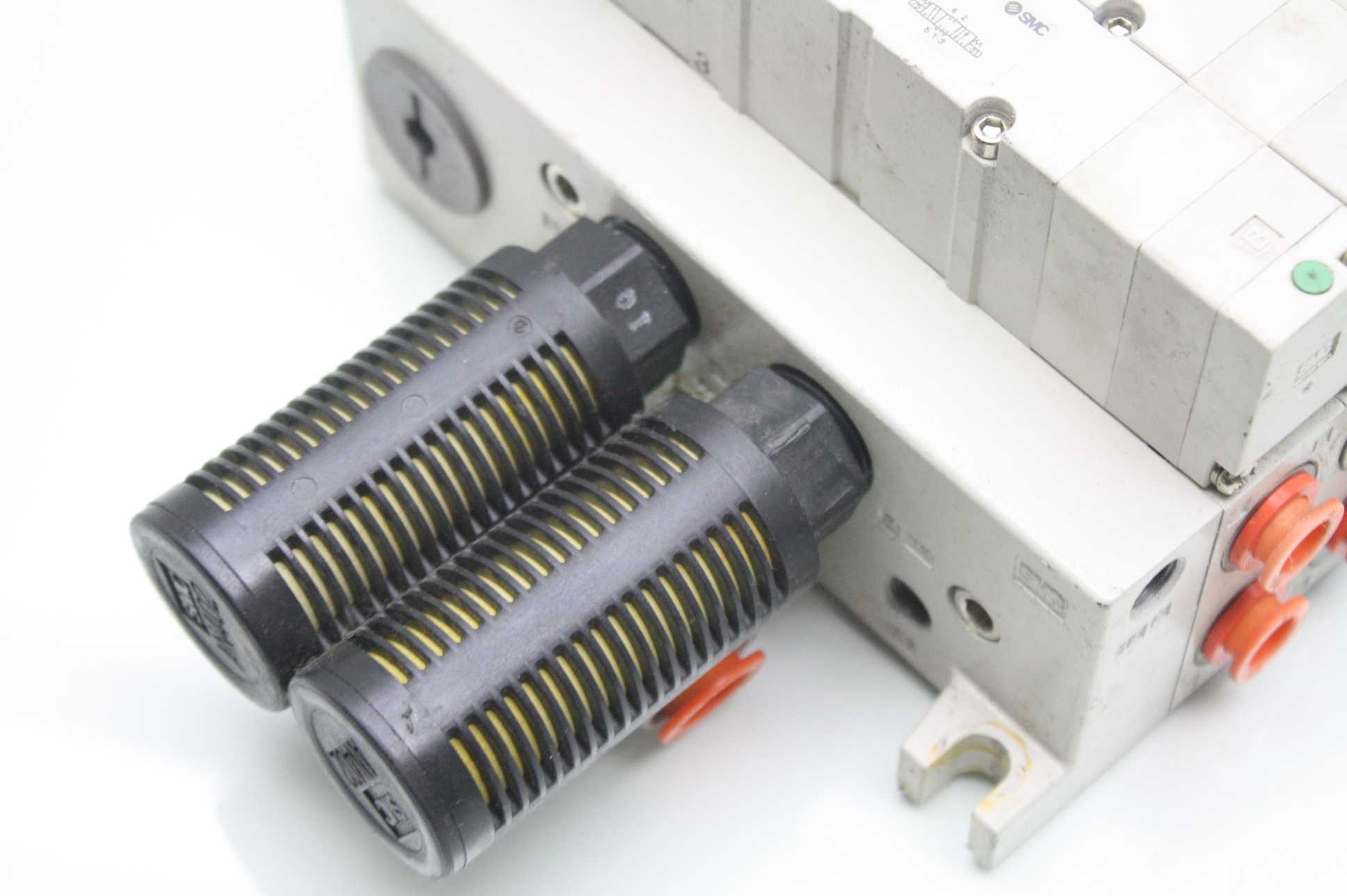 SMC Manifold Valve Assembly With (5) VQ4300-5 - Used - Image 16