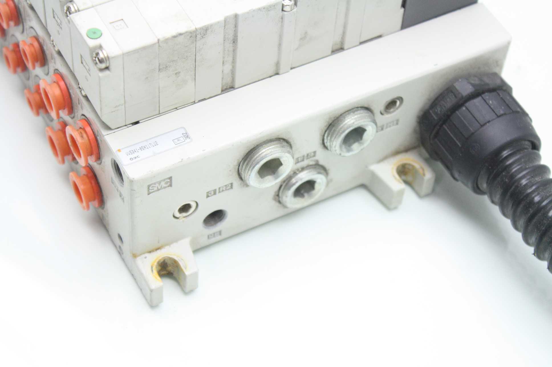 SMC Manifold Valve Assembly With (5) VQ4300-5 - Used - Image 19