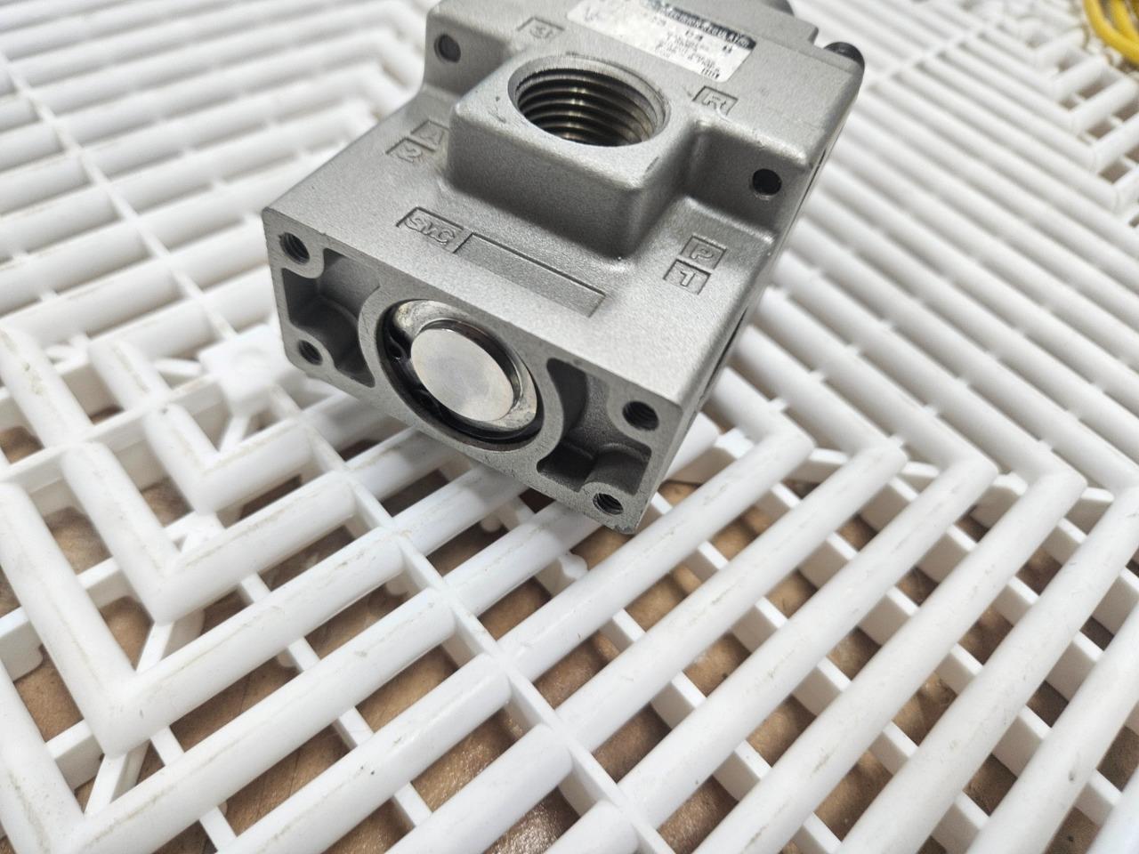 SMC VEX1333-04-B Power Valve Precision Pressure Regulator - Used - Image 12