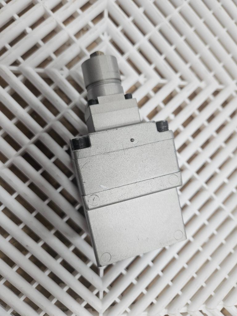 SMC VEX1333-04-B Power Valve Precision Pressure Regulator - Used - Image 15