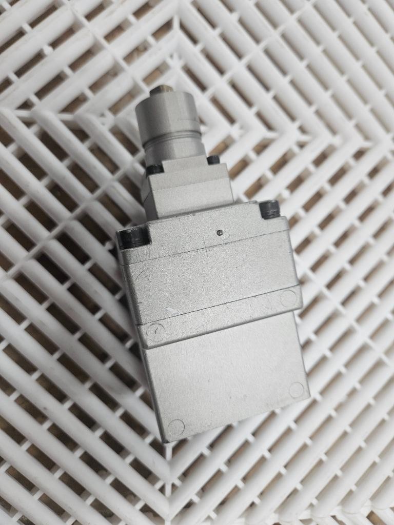 SMC VEX1333-04-B Power Valve Precision Pressure Regulator - Used - Image 7