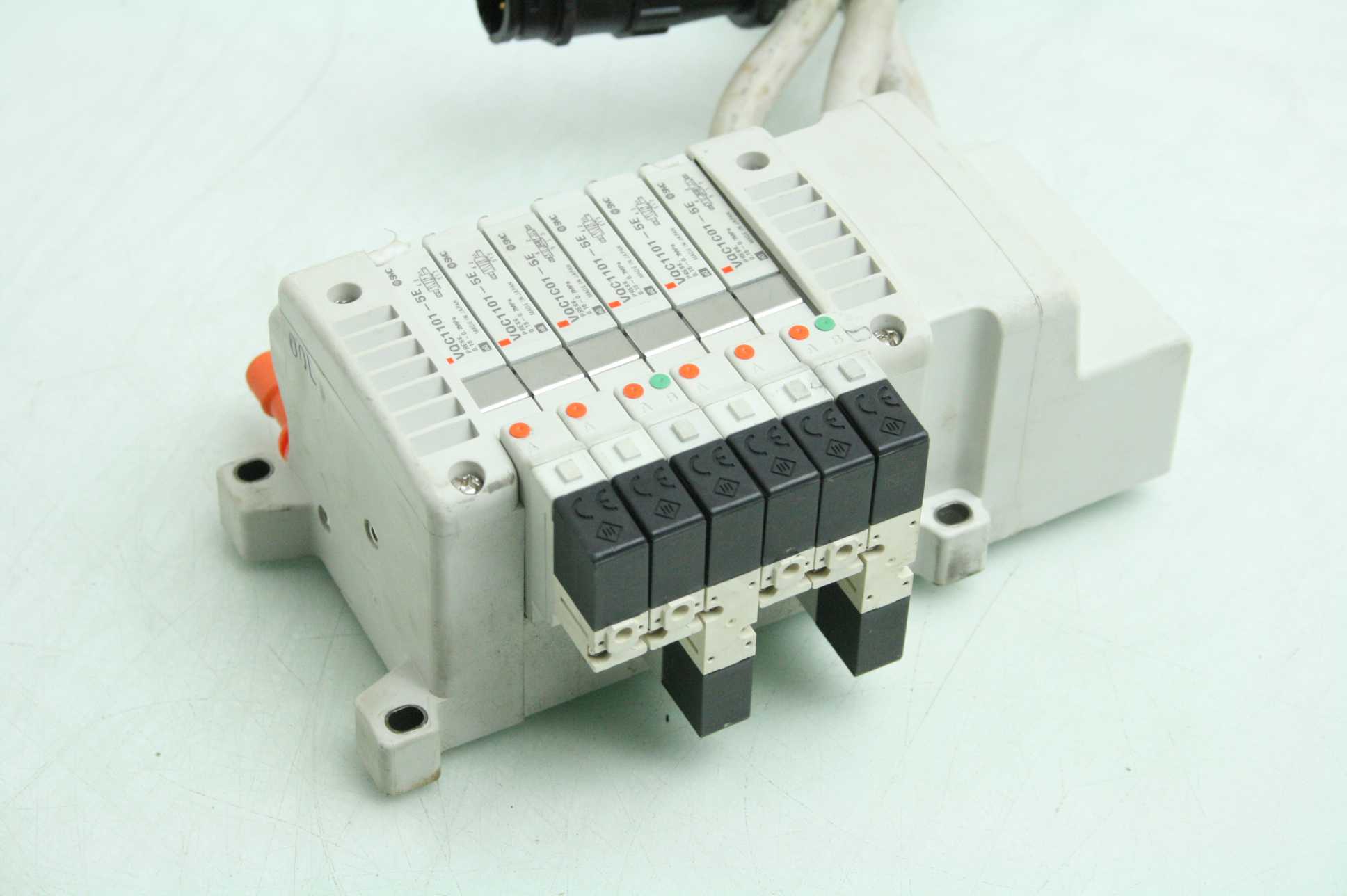 SMC VV5QC11-6 Slot Pneumatic Air Manifold (4) VQC1101-5E Solenoid Valves 24V DC - Used - Image 13