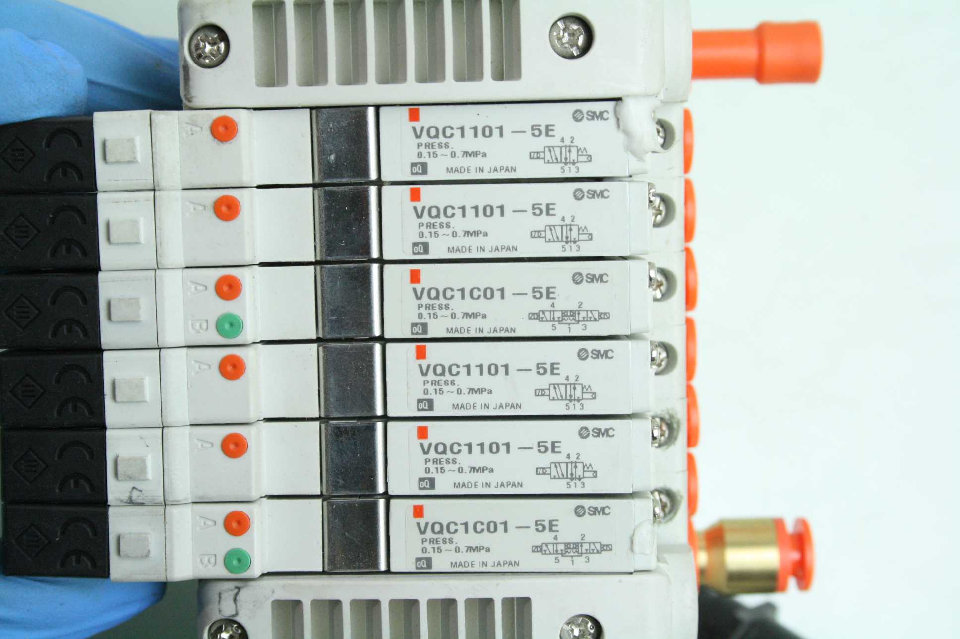 SMC VV5QC11-6 Slot Pneumatic Air Manifold (4) VQC1101-5E Solenoid Valves 24V DC - Used - Image 14