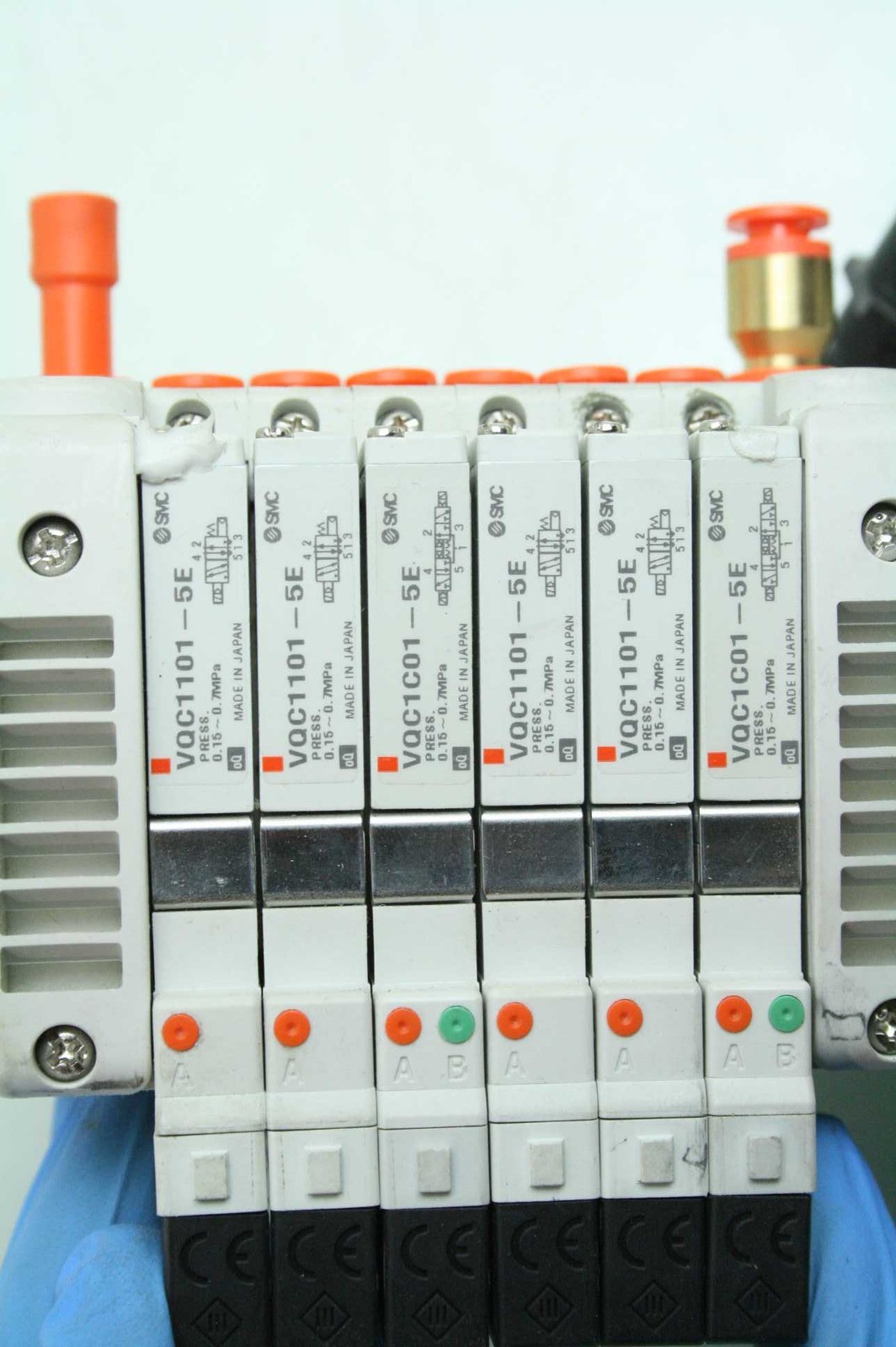 SMC VV5QC11-6 Slot Pneumatic Air Manifold (4) VQC1101-5E Solenoid Valves 24V DC - Used - Image 7