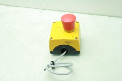 Siemens 3SB38 Emergency Stop Switch Pushbutton / Red - Used - Image 11