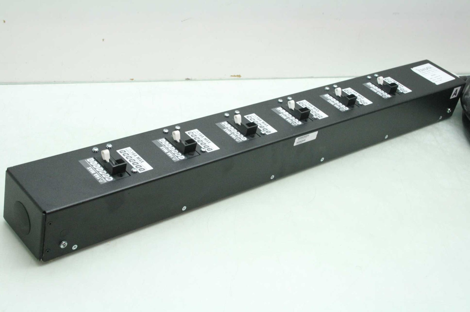 TeraData 315-0610807 PDU, 6-Outlet Power Strip 200-240V / 16A w/ Scame SCM460P9W - Used - Image 12