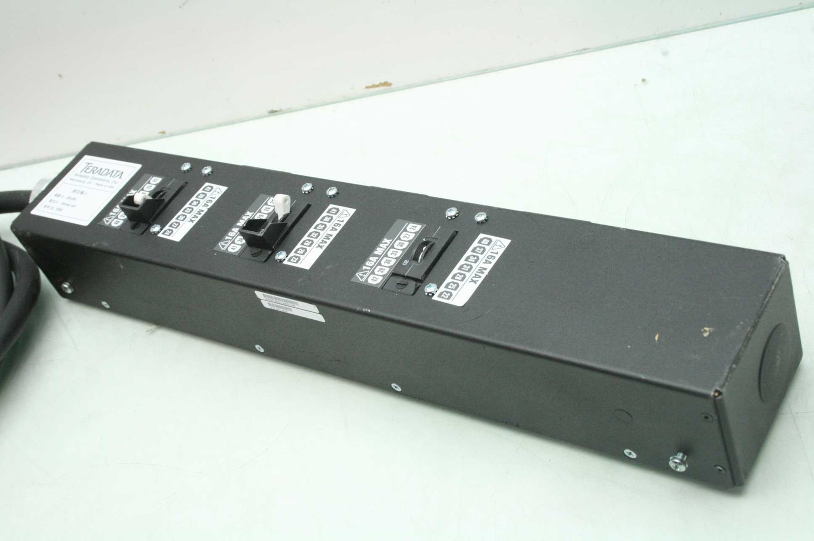 TeraData 315-0611054 PDU 3-Outlet Power Strip 200-240V 16A w/ Walther 230 306 - Used - Image 13