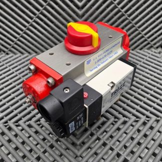 Triac TR20SR Spring Return Stainless 1/4" NPT Ball Valve 3-Way 88TX025TR1SAX - Used