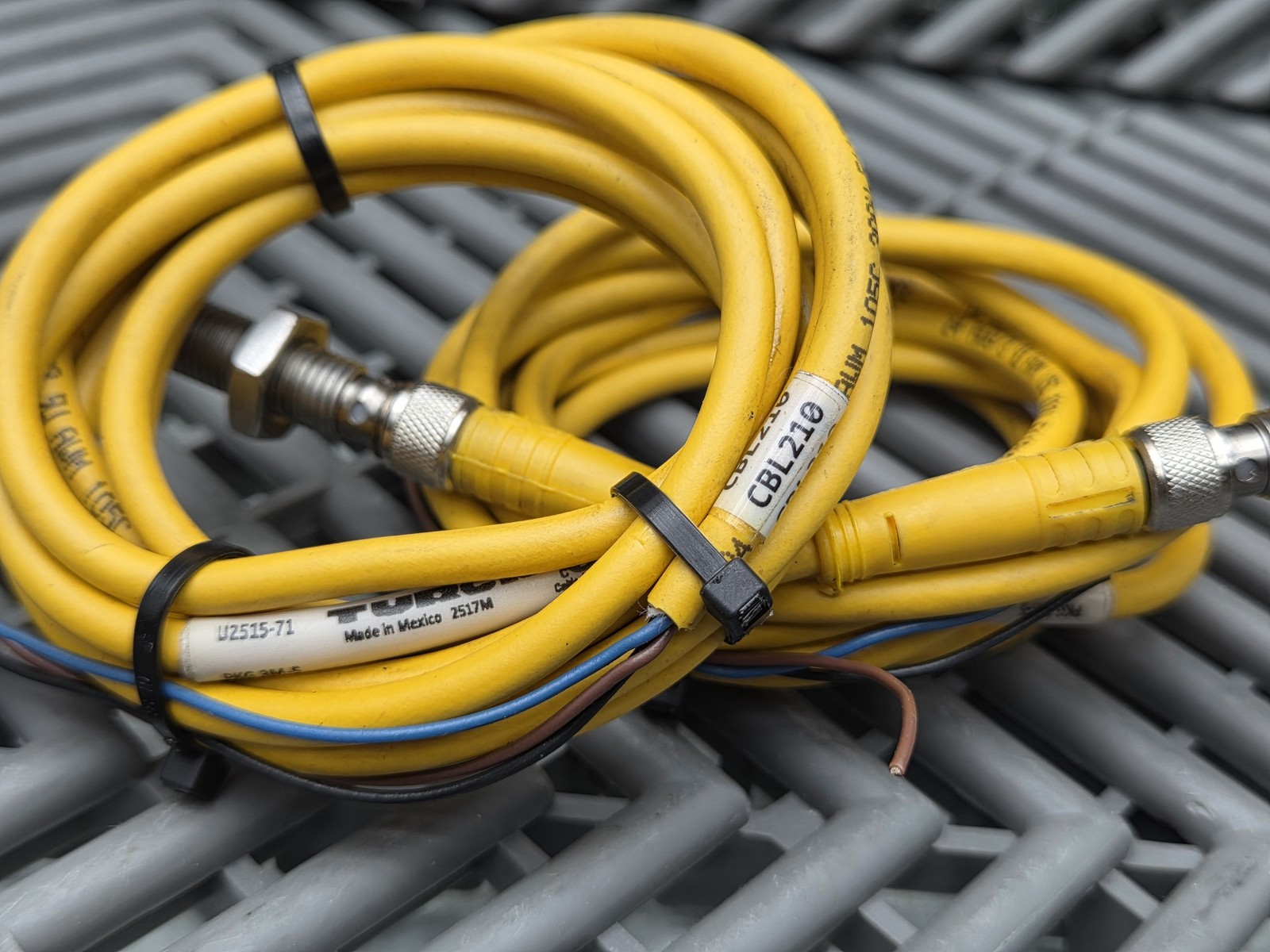 Turck U2515-71 M8 Inductive Proximity Sensor PKG 3M-5 Cable Used Lot of 2 - Used