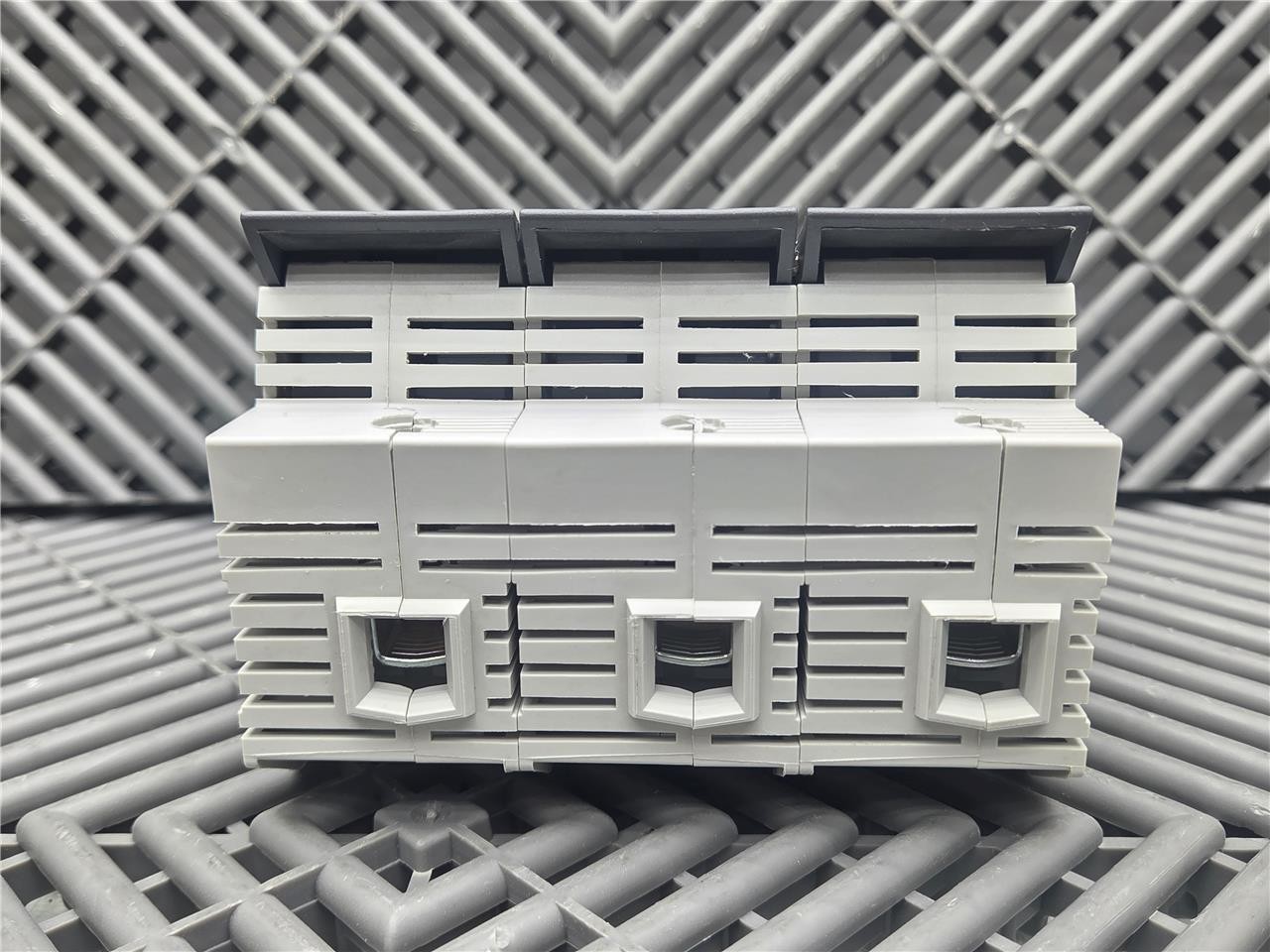 2 Allen-Bradley 1492-FB3J60 Fuse Holders with LittelFuse JTD 50 ID Fuses - Used - Image 4