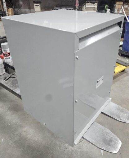 Allen Bradley 1321-3RA500-B Line Reactor 600V / 500A Three Phase 0.05 mH - Used - Image 4