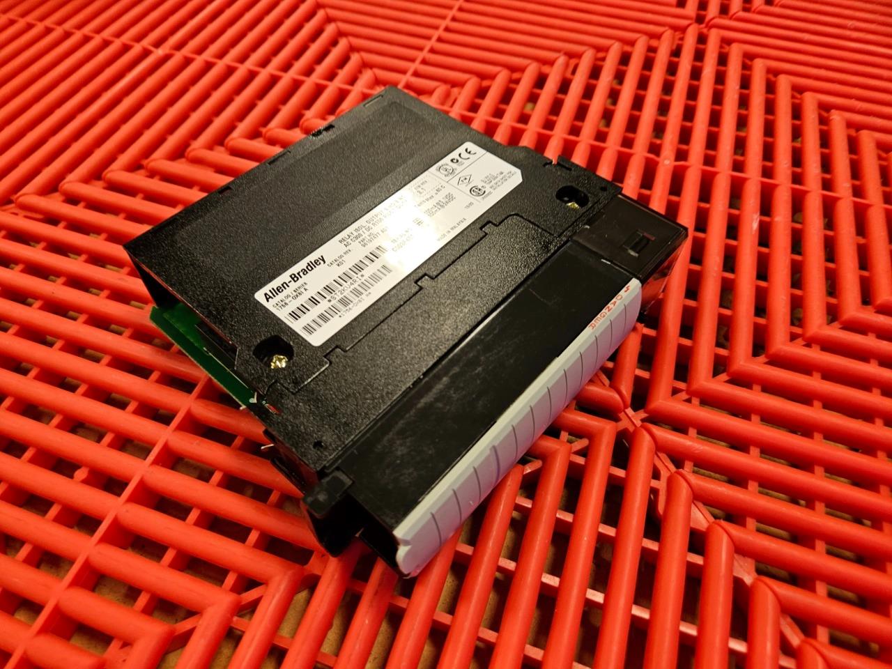 Allen Bradley 1756-OX8I Ser. A Isolated Relay Output Module - Used - Image 11