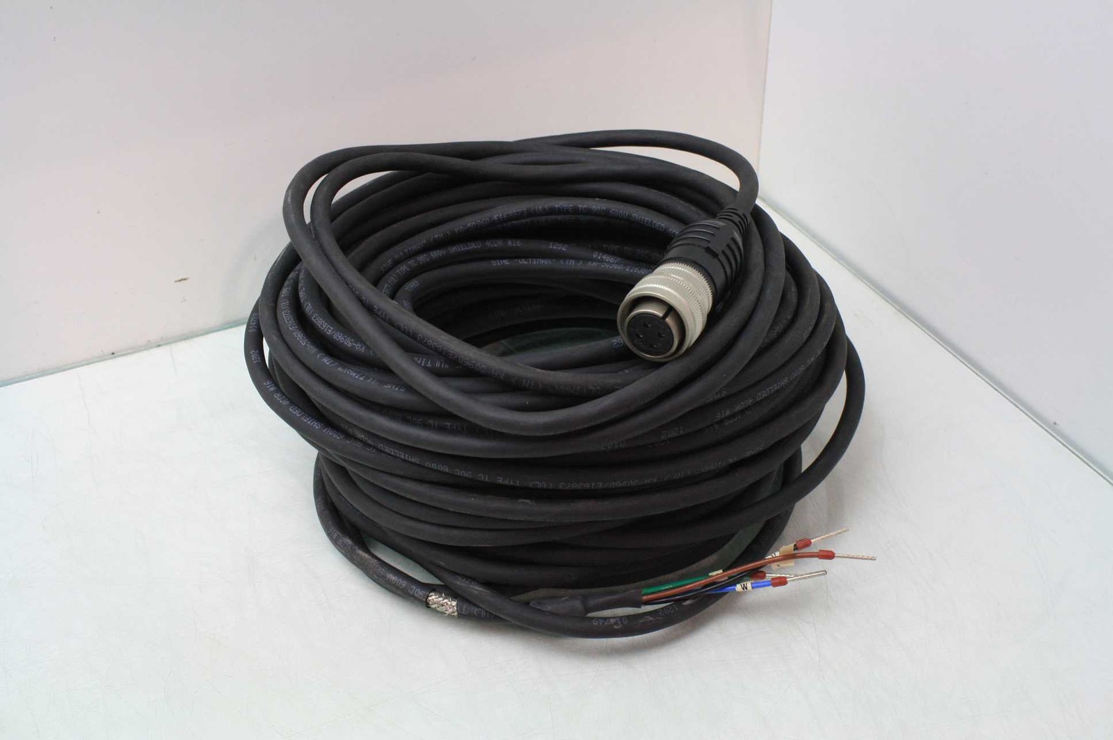 Allen Bradley 2090-UXNPAH-16S30 Servo Power Cable w/ 4 Pin Connector / 30m - New