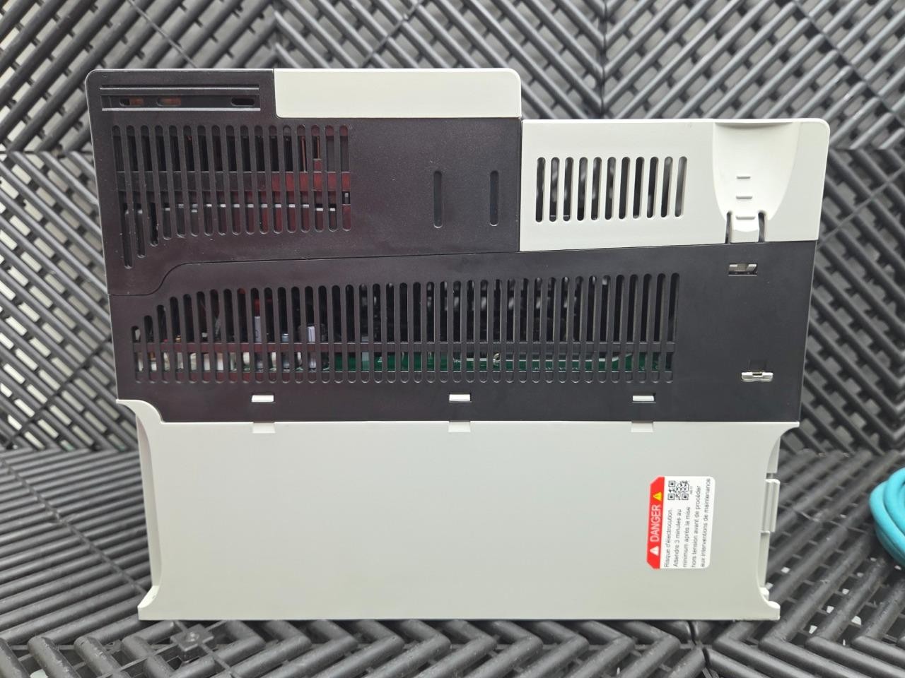 Allen-Bradley 25B-D030N104 Ser A PowerFlex 525 AC Drive 20HP w/Options US Stock - New other (see details) - Image 4