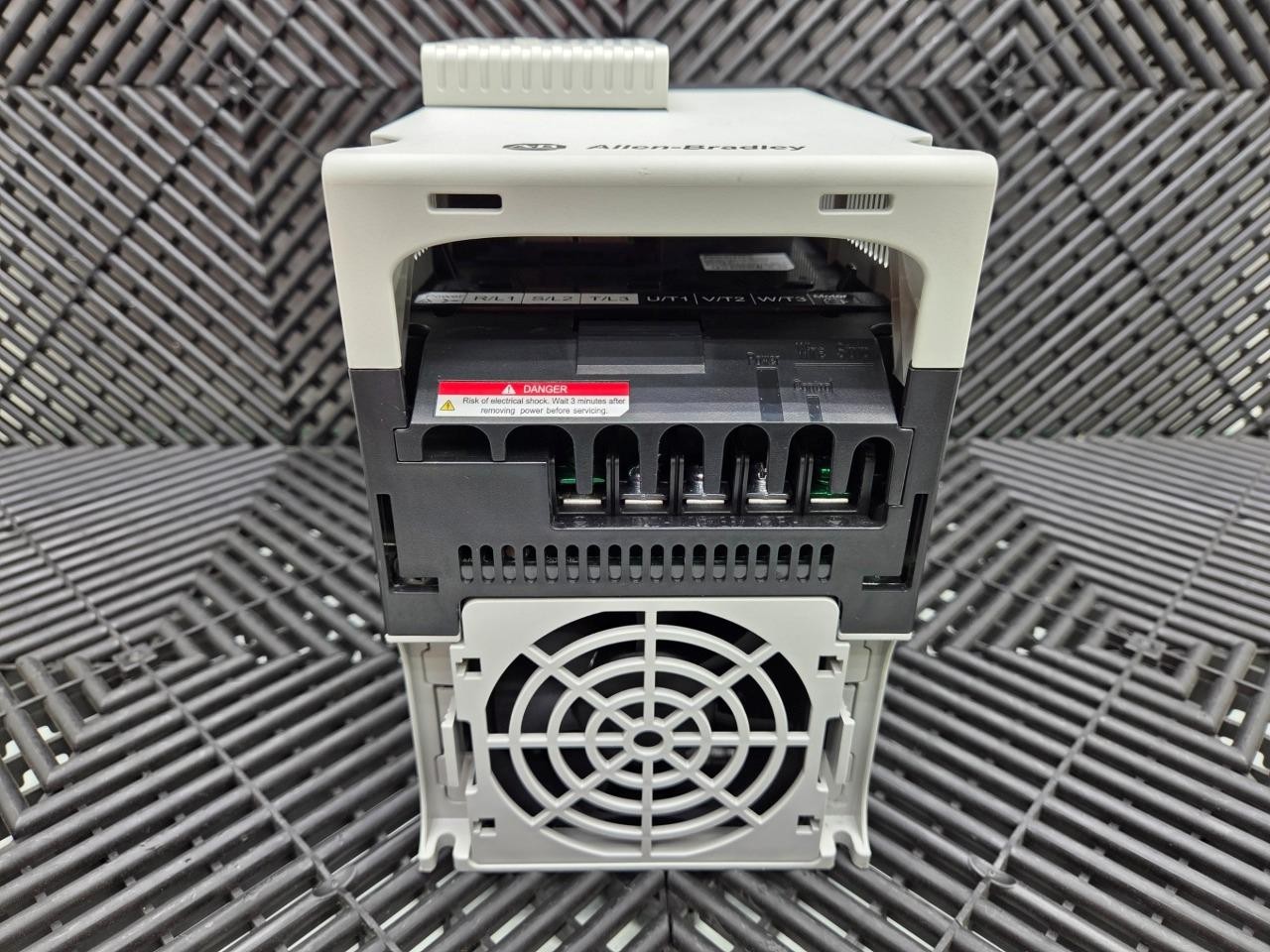 Allen-Bradley 25B-D030N104 Ser A PowerFlex 525 AC Drive 20HP w/Options US Stock - New other (see details) - Image 7