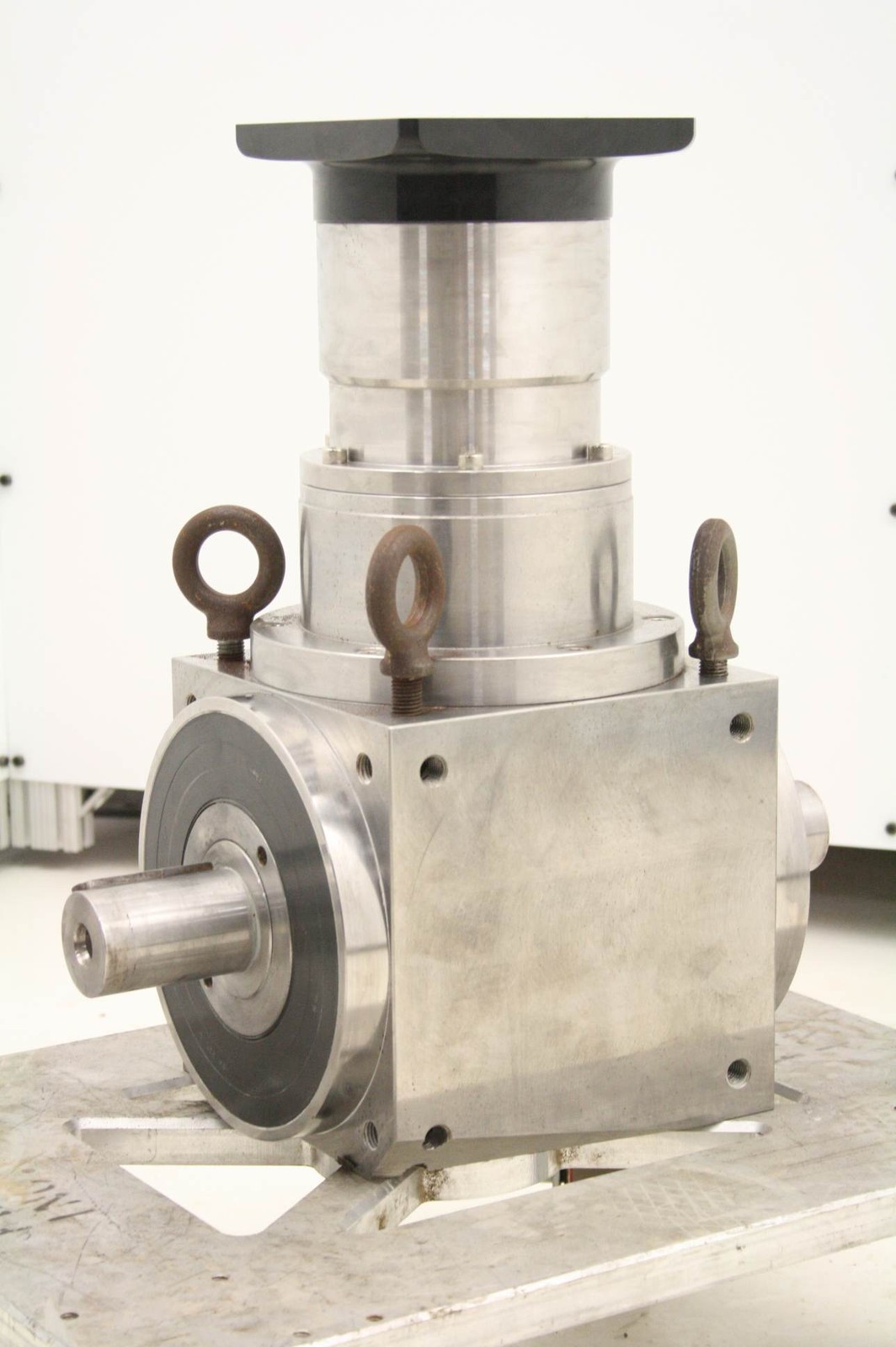 Apex Dynamics AT240FL-S2 Spiral Bevel Right Angle Gear Reducer 50:1 - New