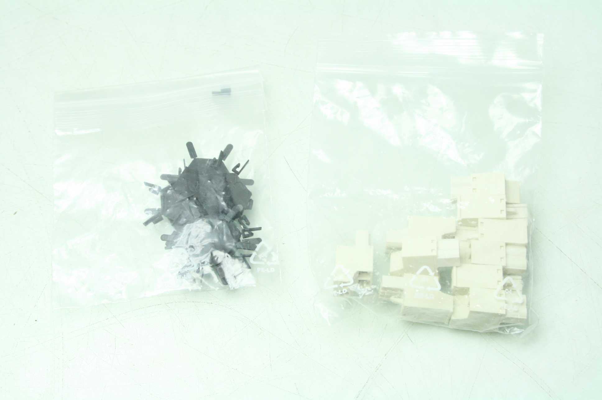 Bag of 10 New Schneider / Telemecanique STBXTS1130 2PT PDM Screw Connector Kits - New - Image 22