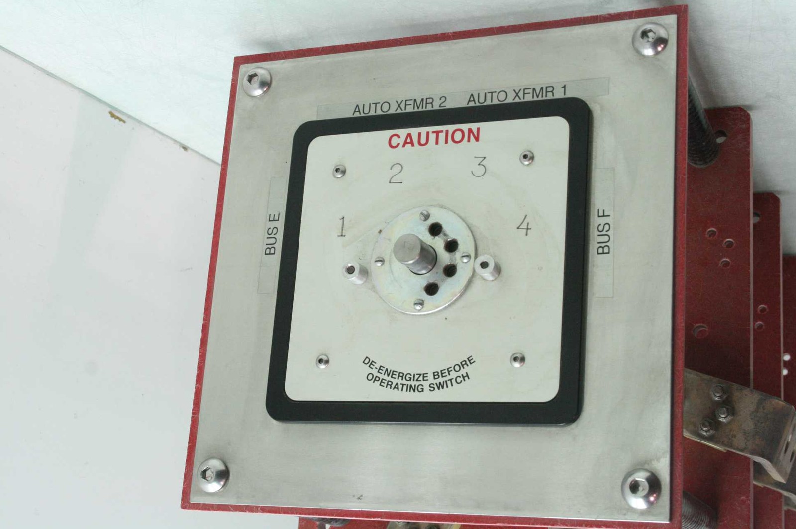Custom Manual Generator Transfer Switch 10 kV / 500A 4 Position / 3 Pole - Used - Image 3