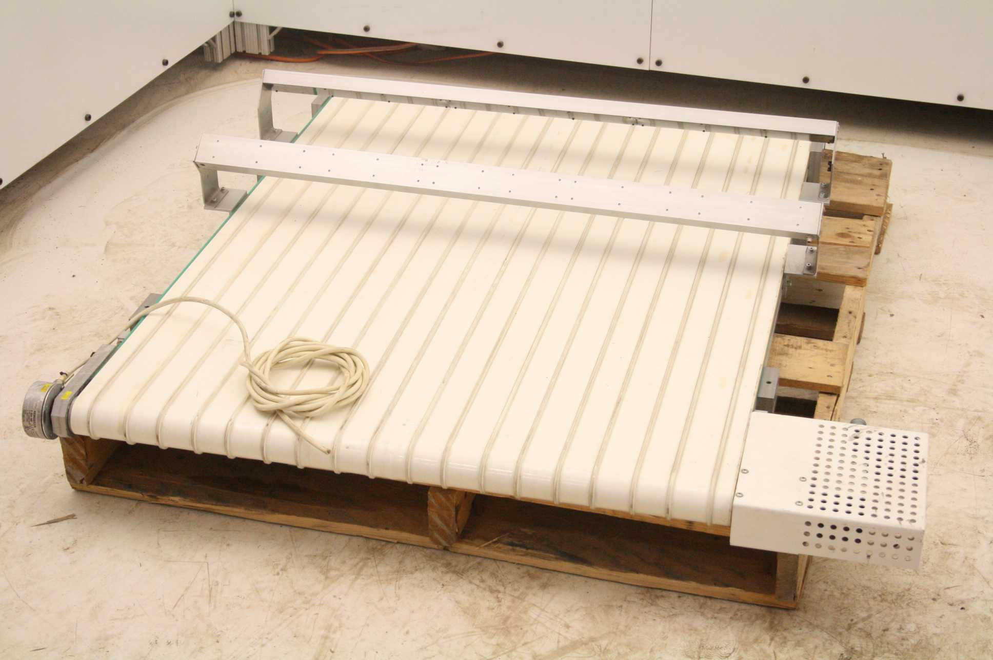 Danaher Ribbed Belt Conveyor 34" x 47" Belt Area Neugart WPLE60 Gearhead AKM22E - Used - Image 15