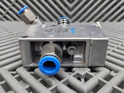 Festo 9984 W402 Pneumatic Solenoid Valve VL/O-3-1/4 - Used - Image 13