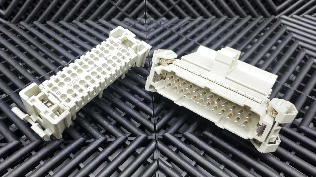 Harting HAN 24 ES AV Terminal Connector w/ 09330242716 Female Insert 24 ES-F - Used - Image 5