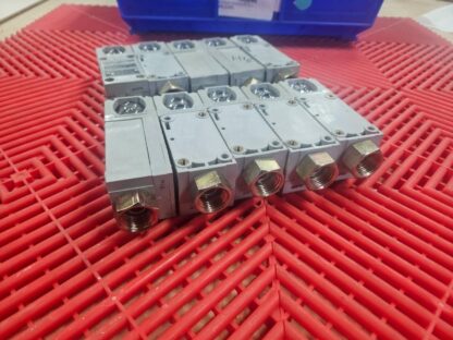 Lot of (10) Allen Bradley 880L-RA1C Retroreflective Photoelectric Limit Switches - Used - Image 7