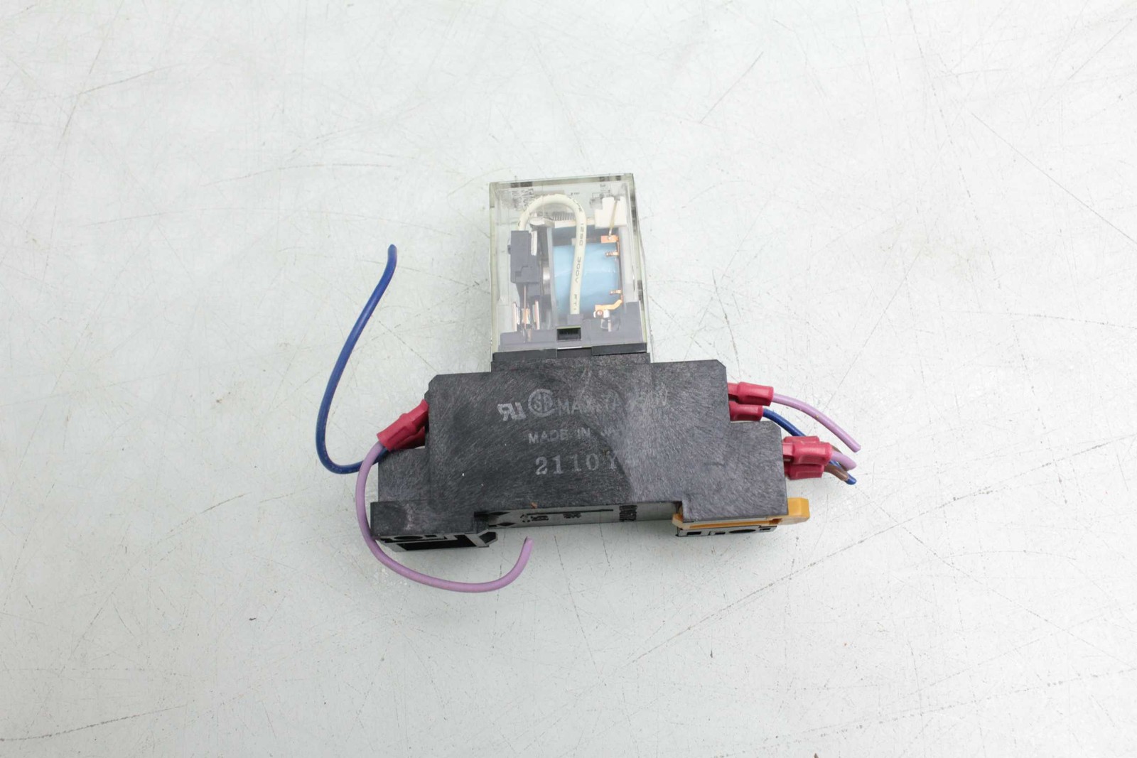 Lot of 16 Omron MY2N-D2 Relays / w Base / Max. 7 Amps / 250 Volts - Used - Image 5