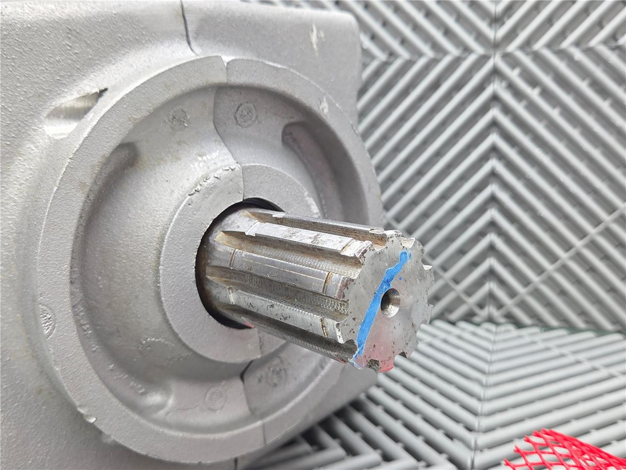 New Superior Gearbox R600 Right Angle Bevel Gearbox, 1.5:1, 45mm Spline Shafts - New other (see details) - Image 5