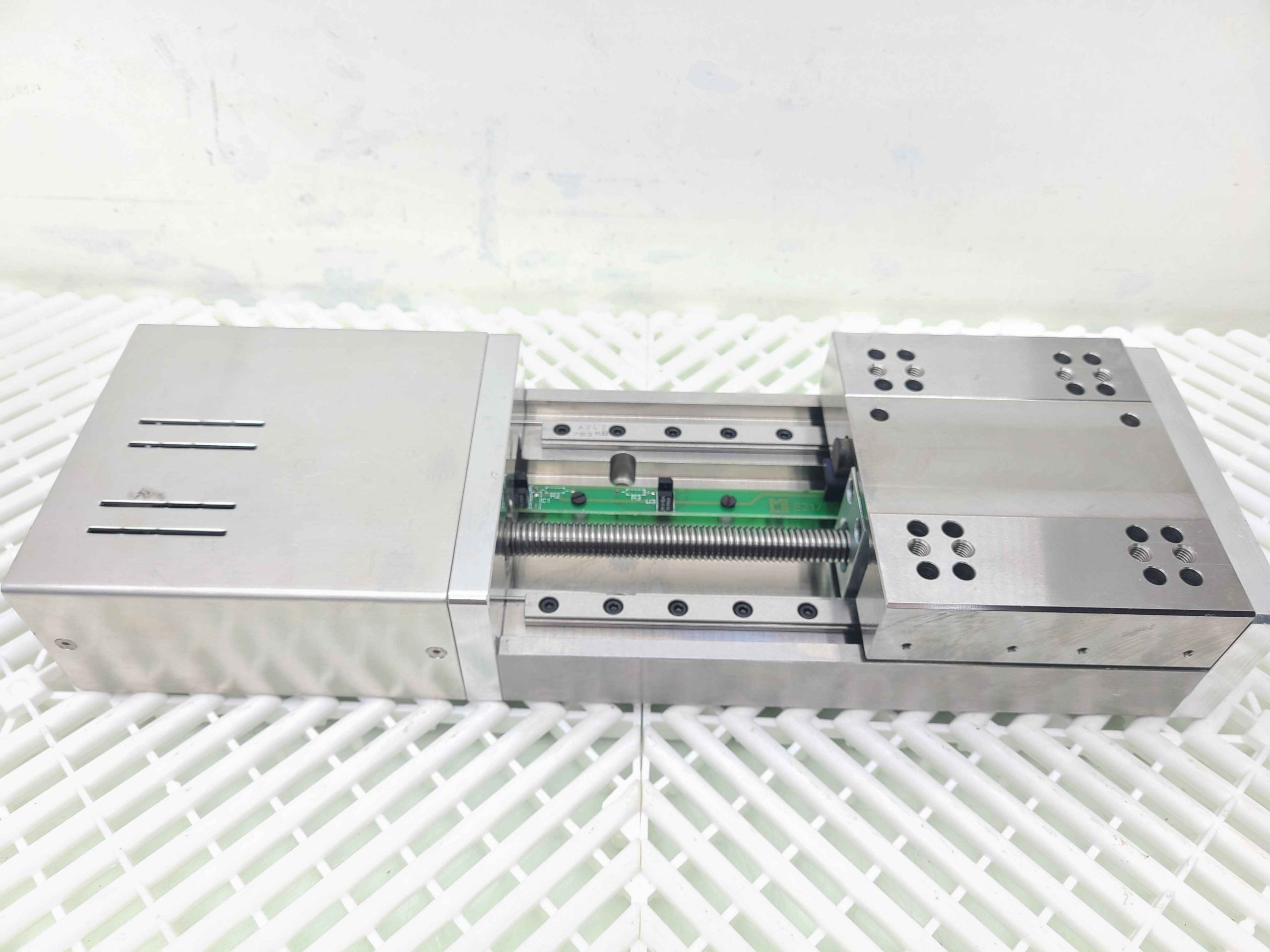 Newport Motorized DC High Precision Actuator Z487A 108mm Travel, 11mm Ballscrew - Used - Image 12