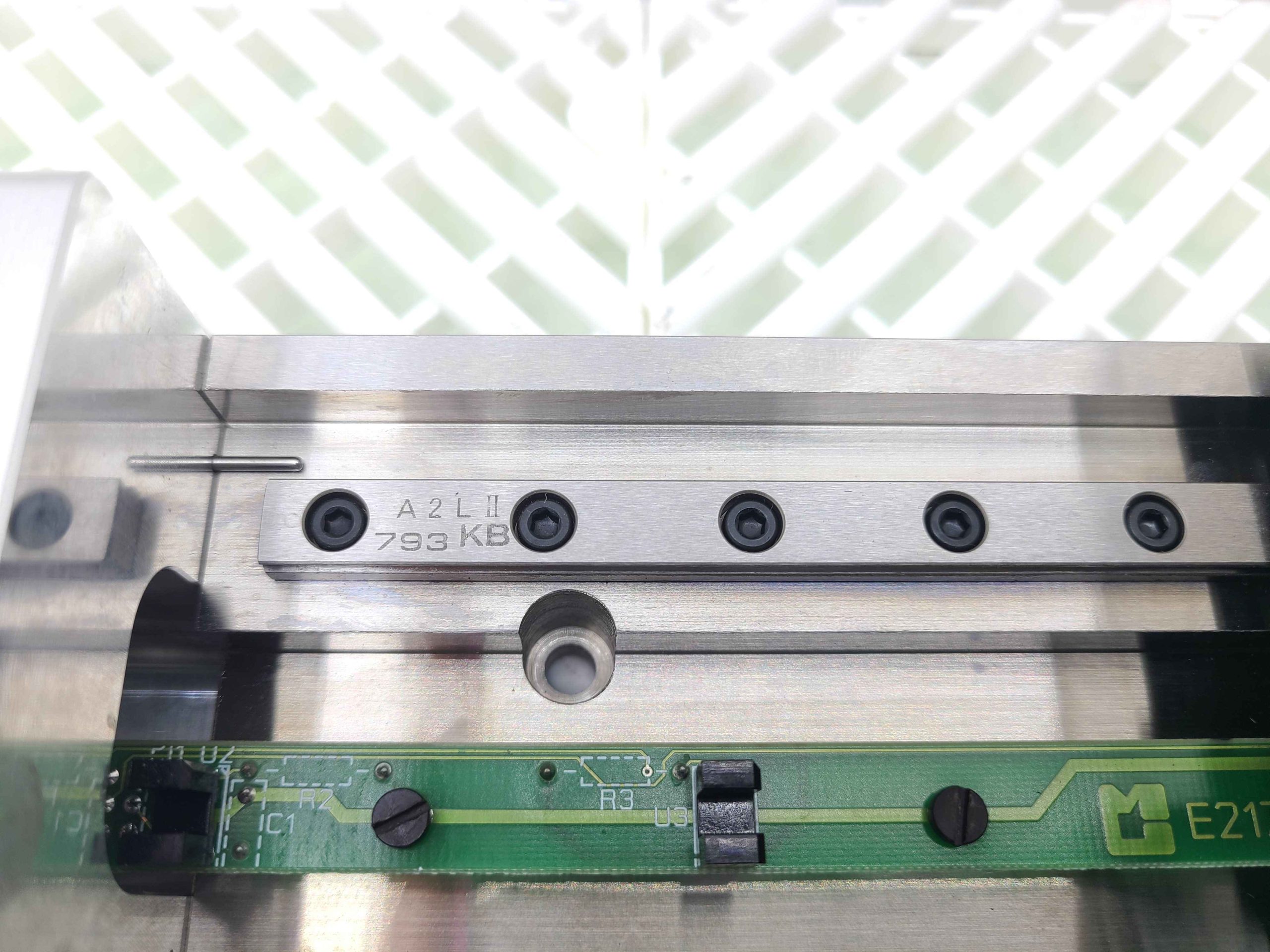 Newport Motorized DC High Precision Actuator Z487A 108mm Travel, 11mm Ballscrew - Used - Image 13