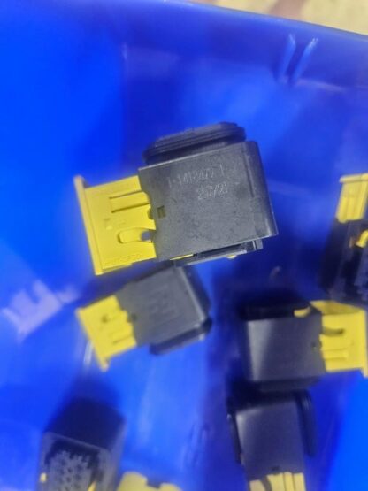 (Qty 14) New Ampseal 1-1418479-1 Female Housing 8 Position - New - Image 6