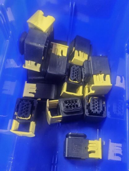 (Qty 14) New Ampseal 1-1418479-1 Female Housing 8 Position - New - Image 9