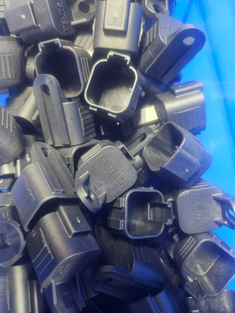 (Qty 140) New Deutsch 1011-347-0605 Dust Cover Cap DT 6-Way - New - Image 11