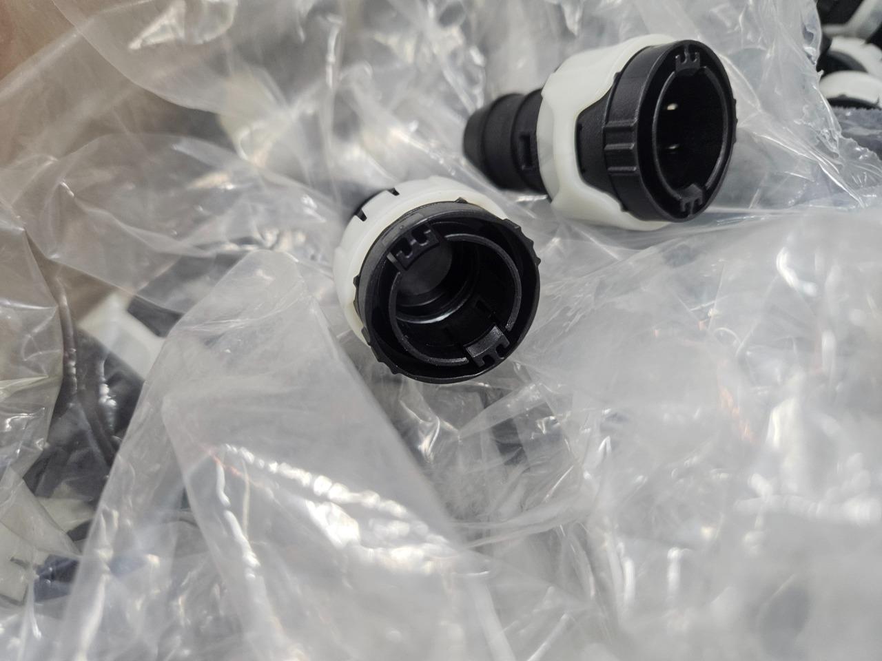 (Qty 2) VOSS SV270 Quick Connect Coolant Coupler 5/8" Barb, Straight 7000182900 - New - Image 17