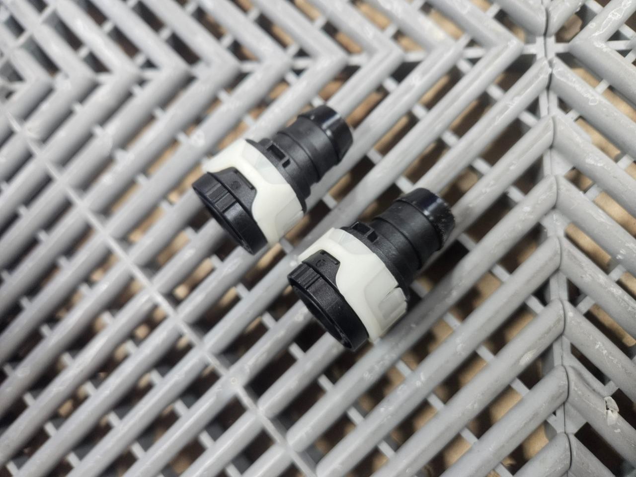 (Qty 2) VOSS SV270 Quick Connect Coolant Coupler 5/8" Barb, Straight 7000182900 - New - Image 9