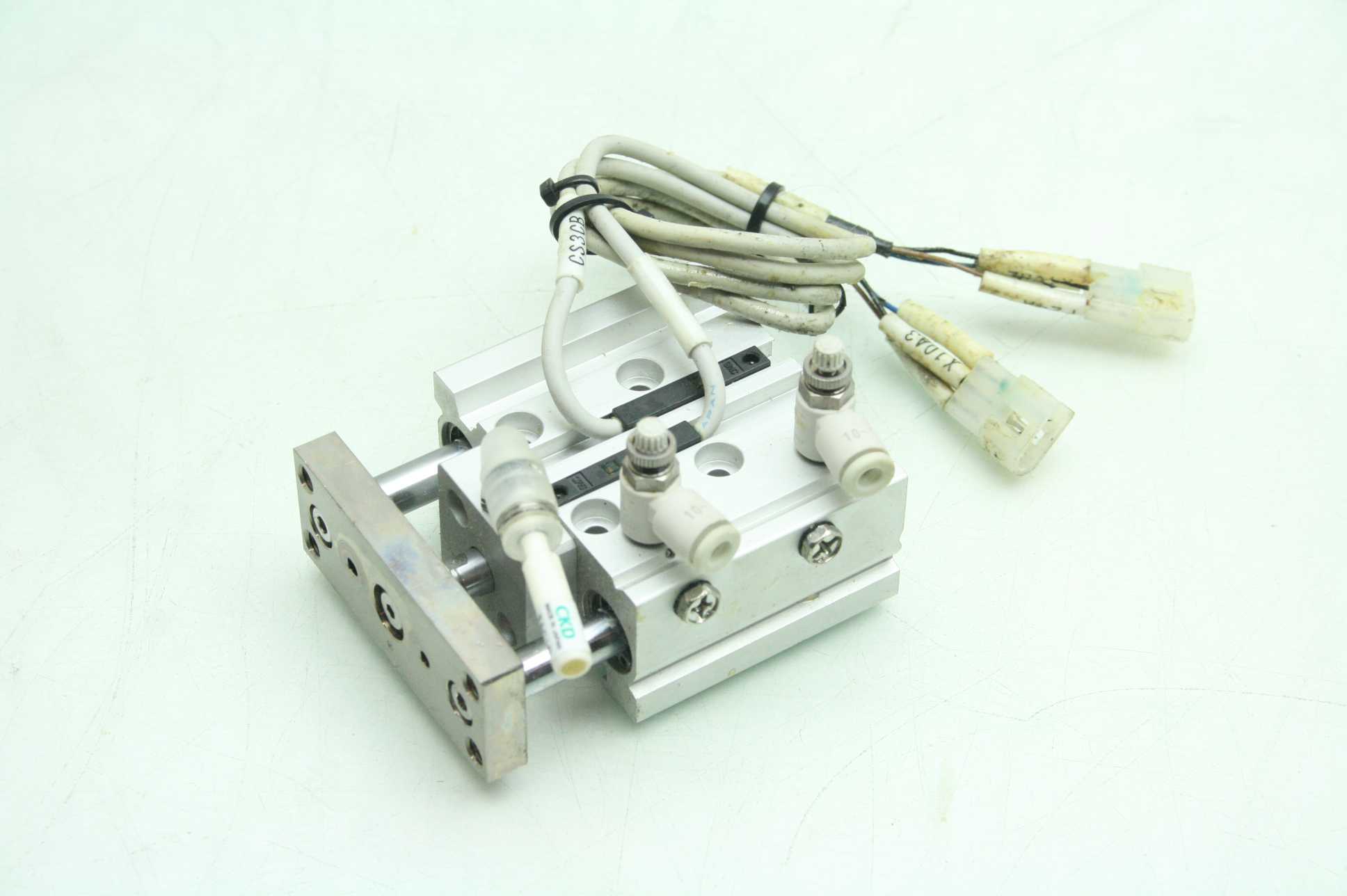 SMC 13-MGPL16-20 Pneumatic Guided Air Cylinder 16mm Bore x 20mm Stroke - Used - Image 14