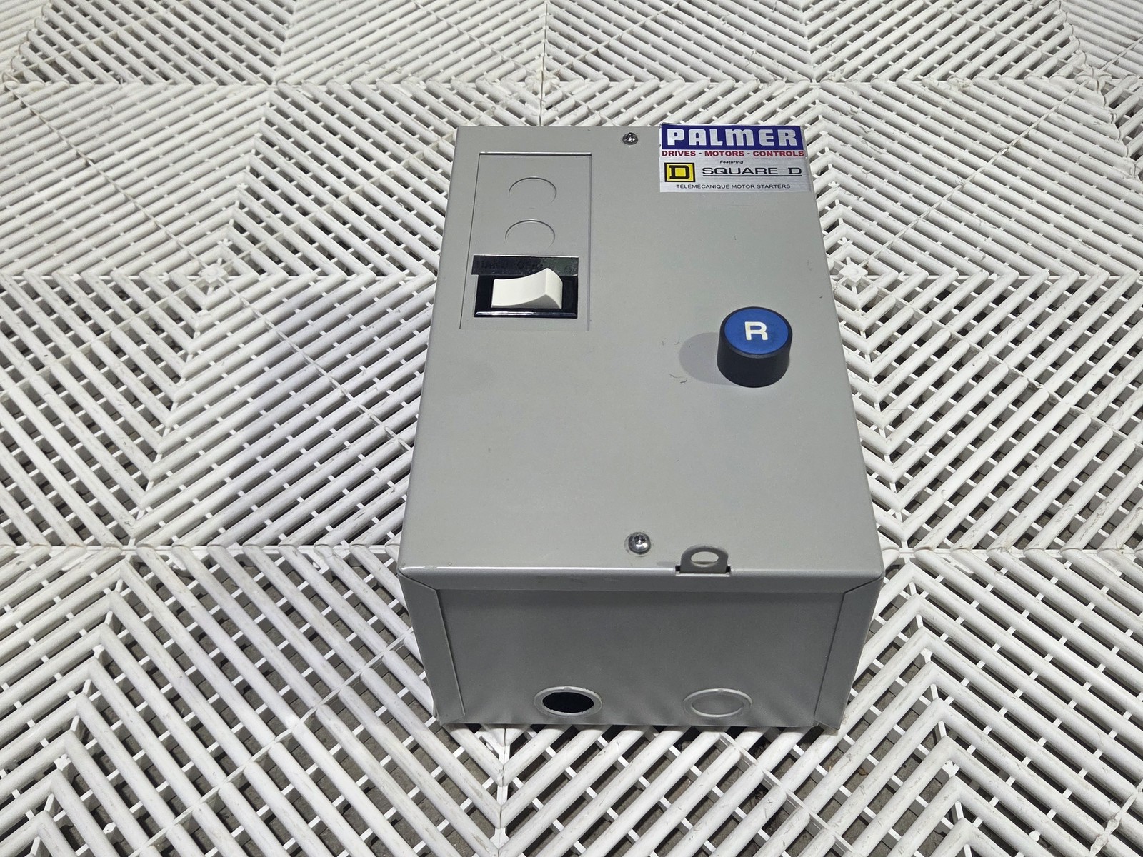 Schneider Electric D09-24-6A-G7 460V 3HP FVNR Enclosed Starter HOA Used - Used - Image 12