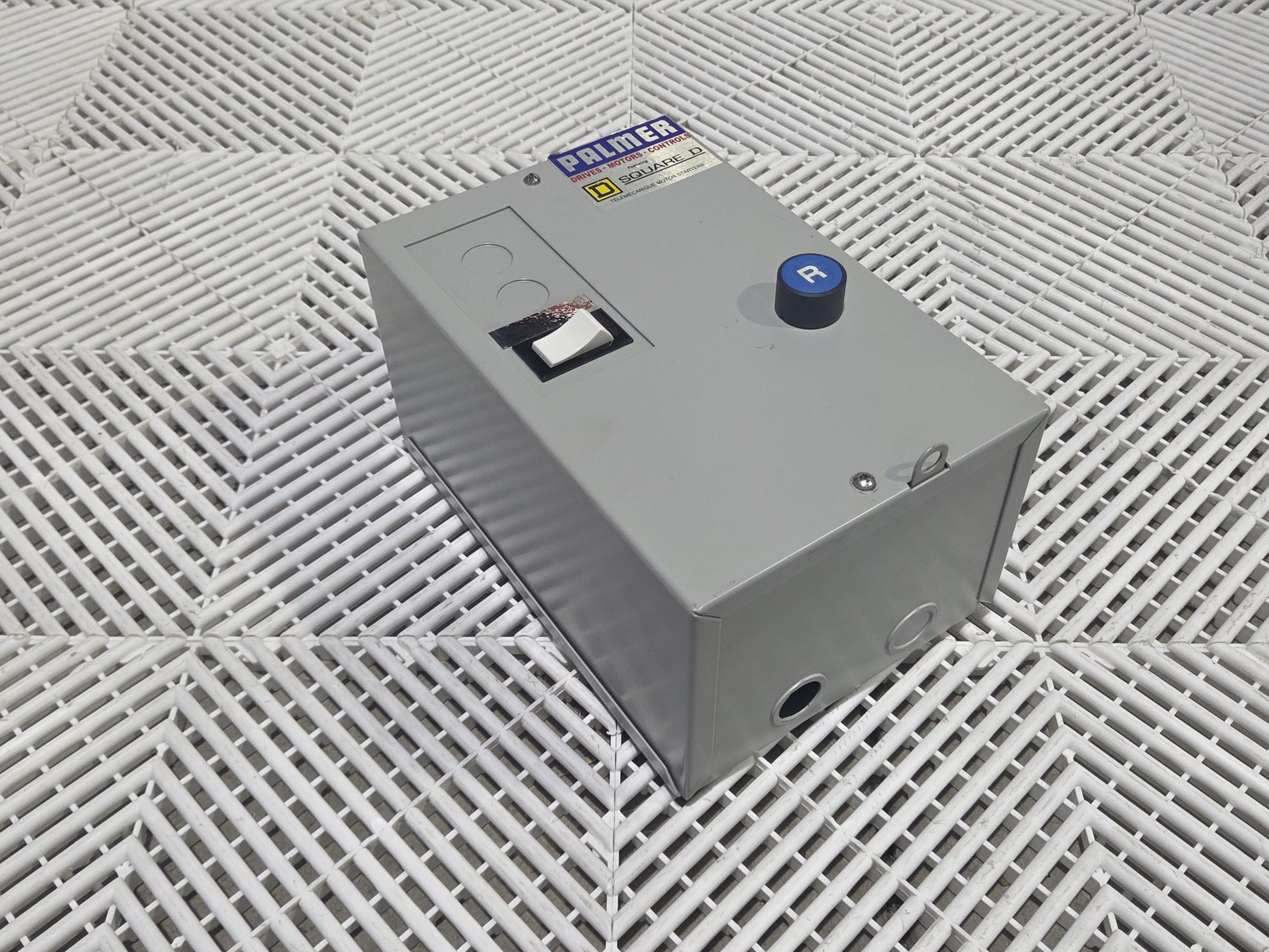 Schneider Electric D09-24-6A-G7 460V 3HP FVNR Enclosed Starter HOA Used - Used - Image 16