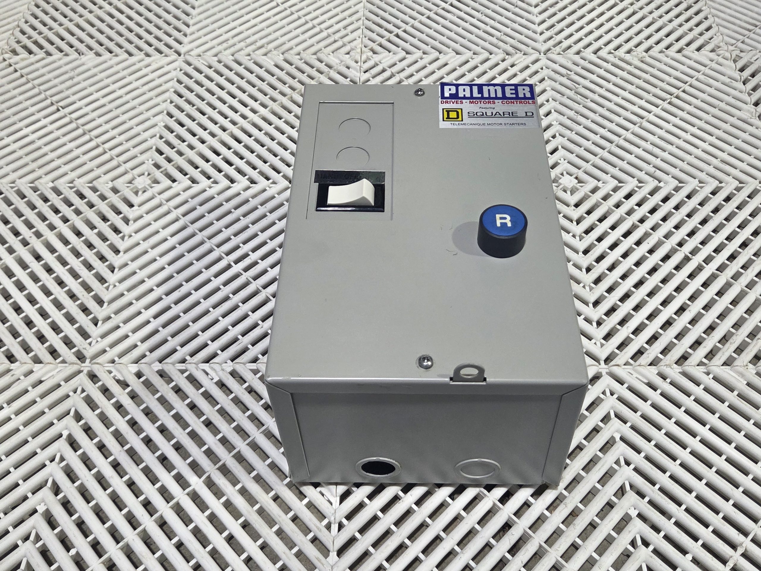 Schneider Electric D09-24-6A-G7 460V 3HP FVNR Enclosed Starter HOA Used - Used - Image 25