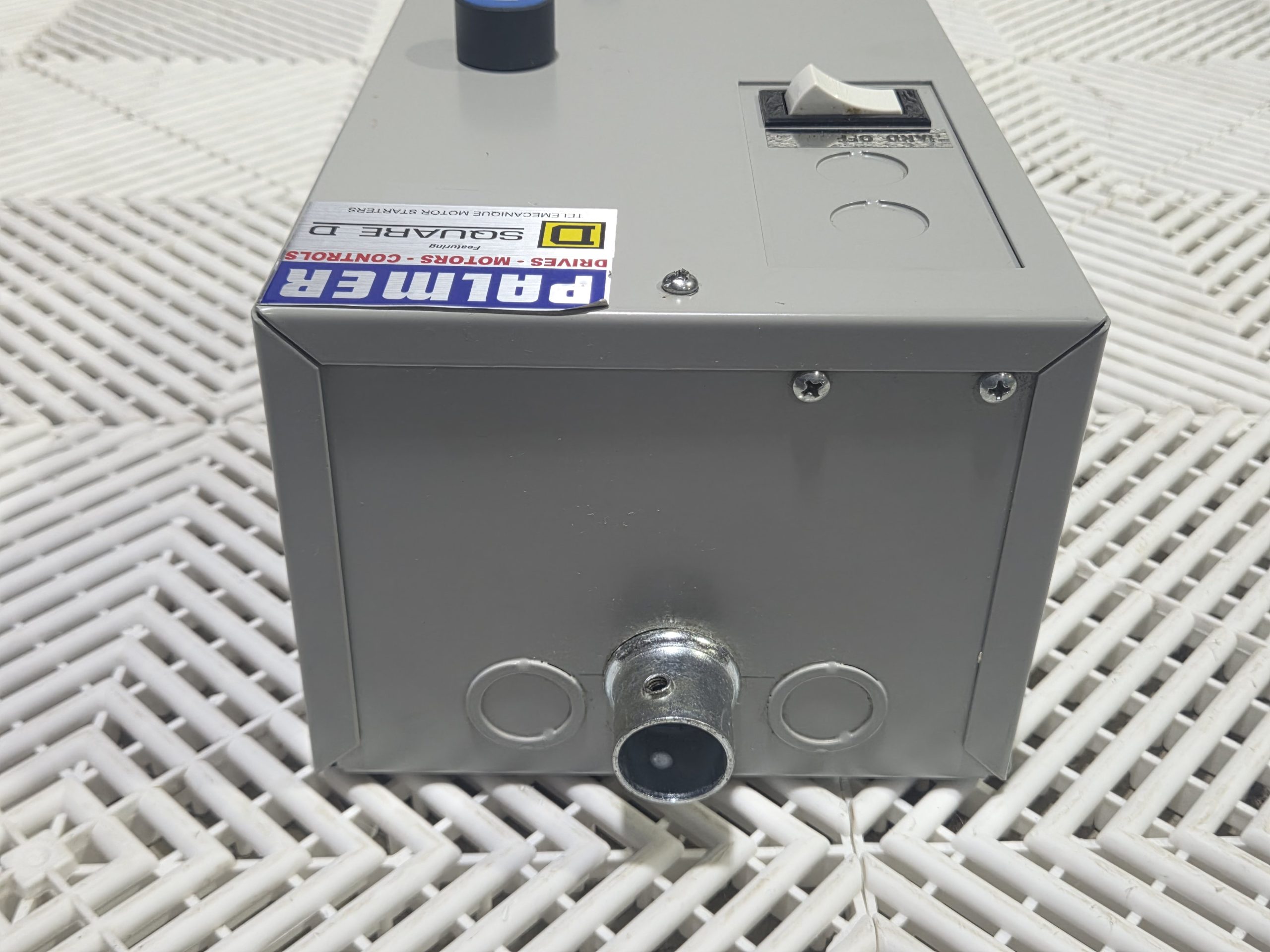 Schneider Electric D09-24-6A-G7 460V 3HP FVNR Enclosed Starter HOA Used - Used - Image 28