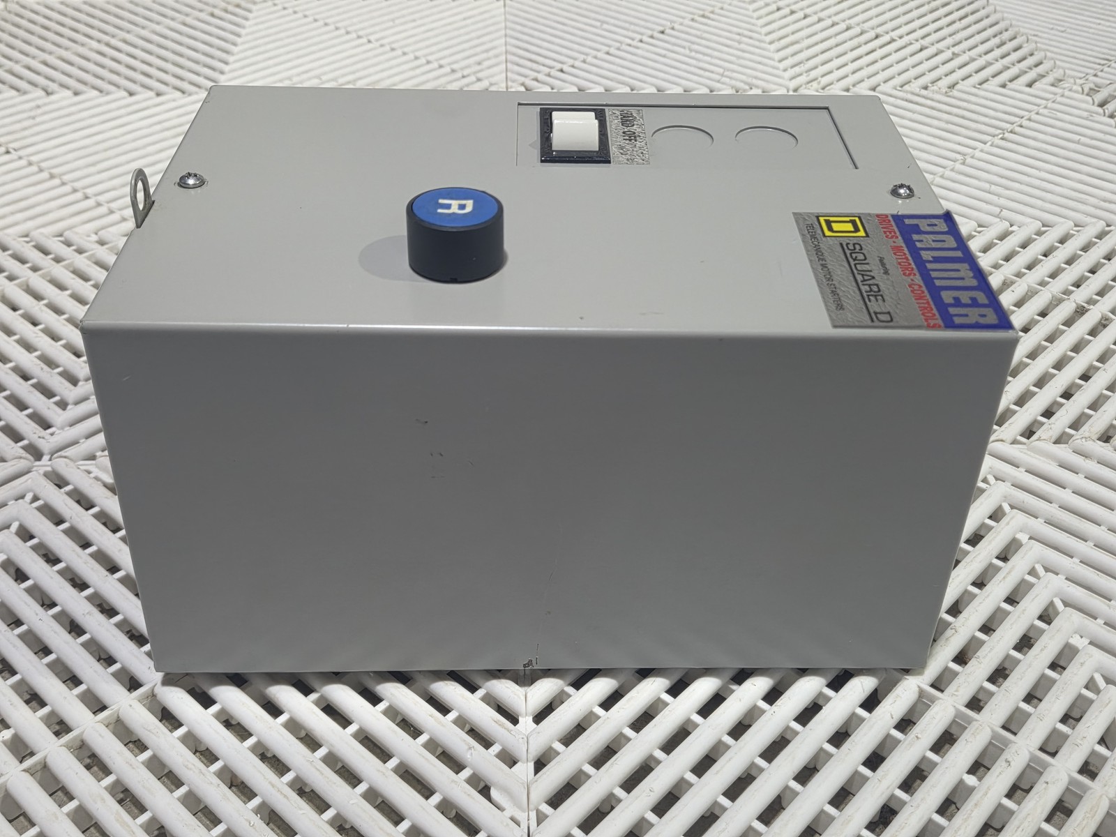 Schneider Electric D09-24-6A-G7 460V 3HP FVNR Enclosed Starter HOA Used - Used - Image 4