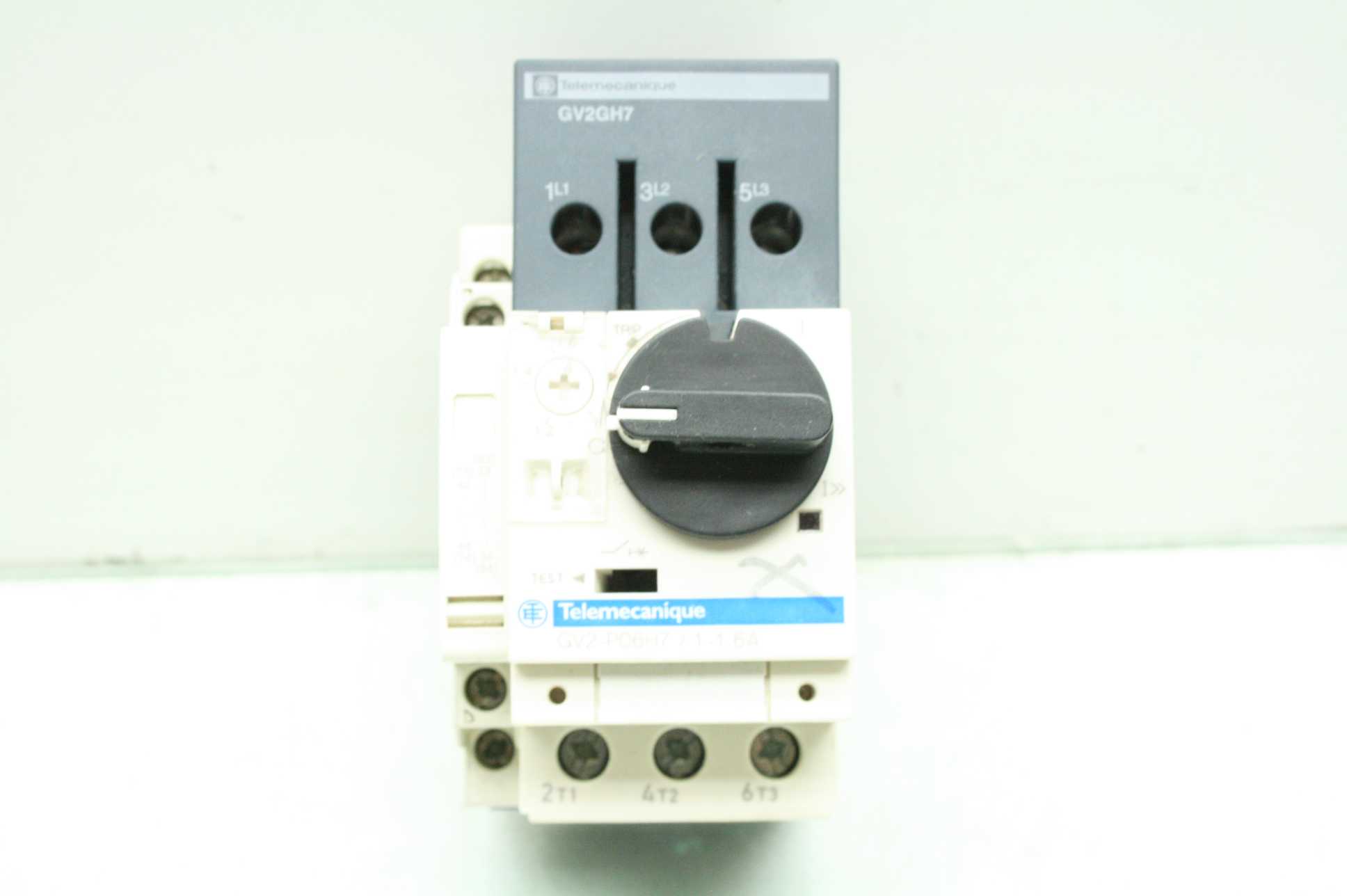 Schneider / Telemecanique GV2GH7 - GV2-P06H7 Contactor / 1 - 1.6 Amps - Used - Image 8