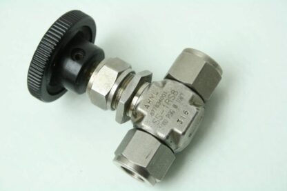 Swagelok SS-1RS8 Integral Bonnet Needle Valve 1/2" Tube Fitting 316 Stainless - Used