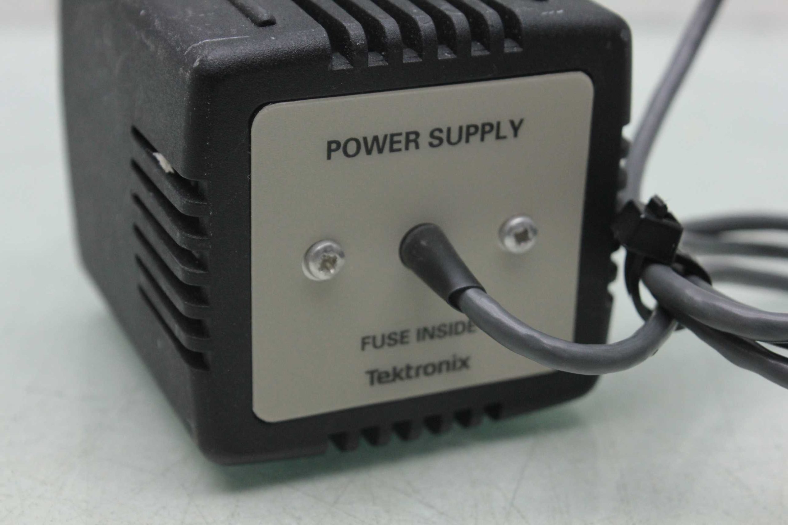 Tektronix P6046 Probe Amplifier Assembly With Power Supply - Used - Image 8