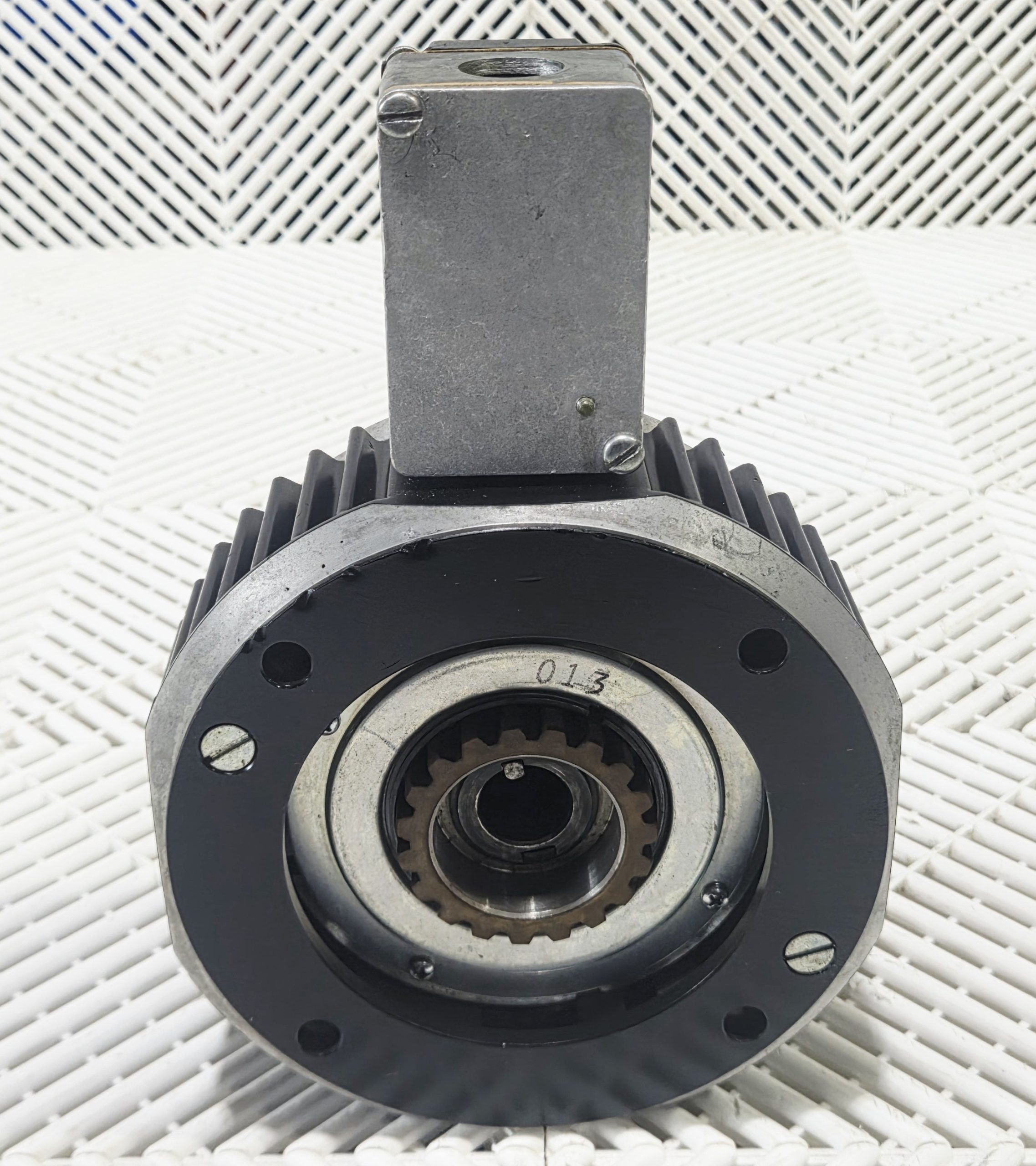 Warner Electric EUM-180-20-MBFB Electromagnetic Brake, 24V, 12lb-ft, 3600 rpm - Used - Image 22