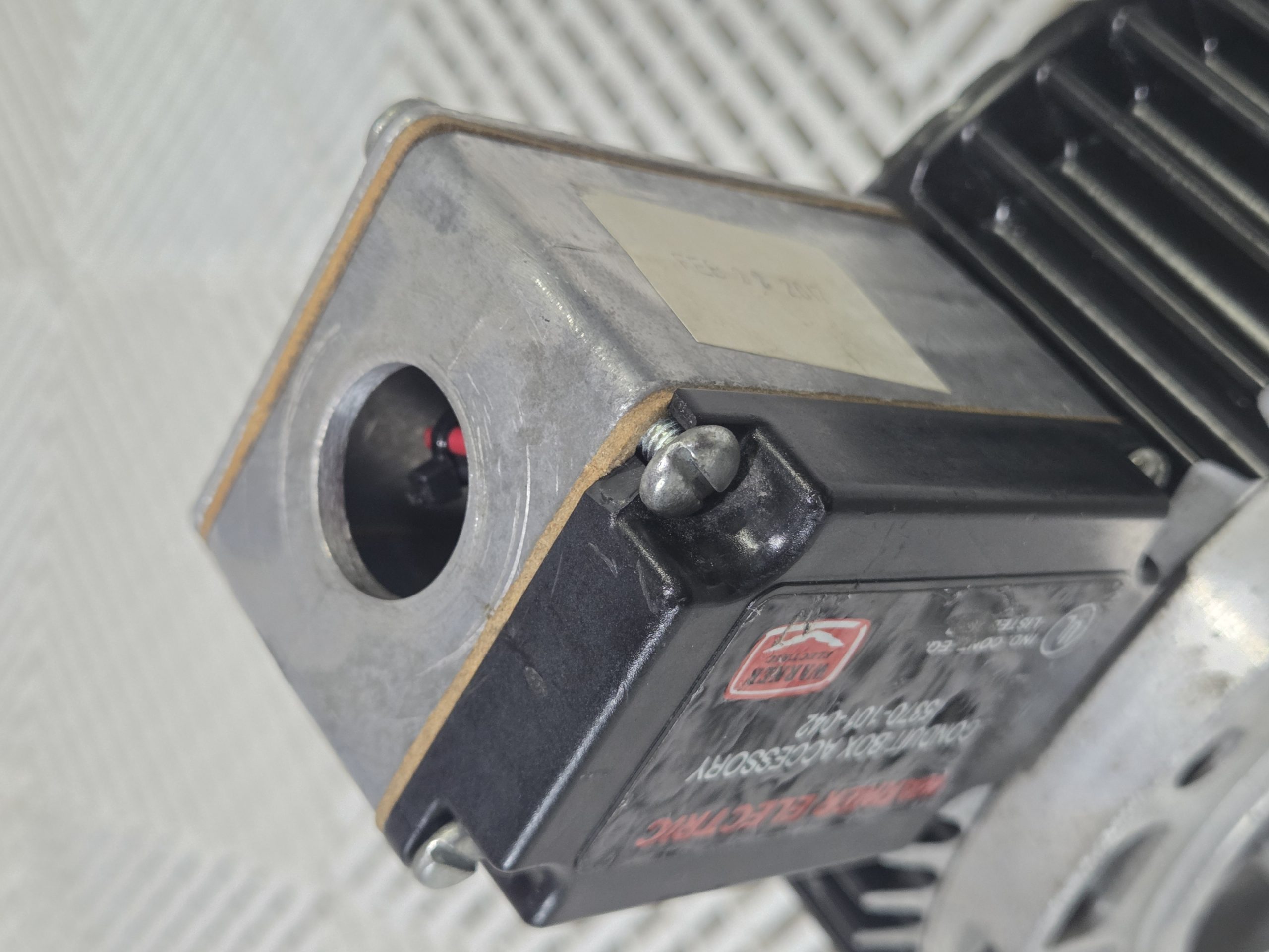 Warner Electric EUM-180-20-MBFB Electromagnetic Brake, 24V, 12lb-ft, 3600 rpm - Used - Image 30