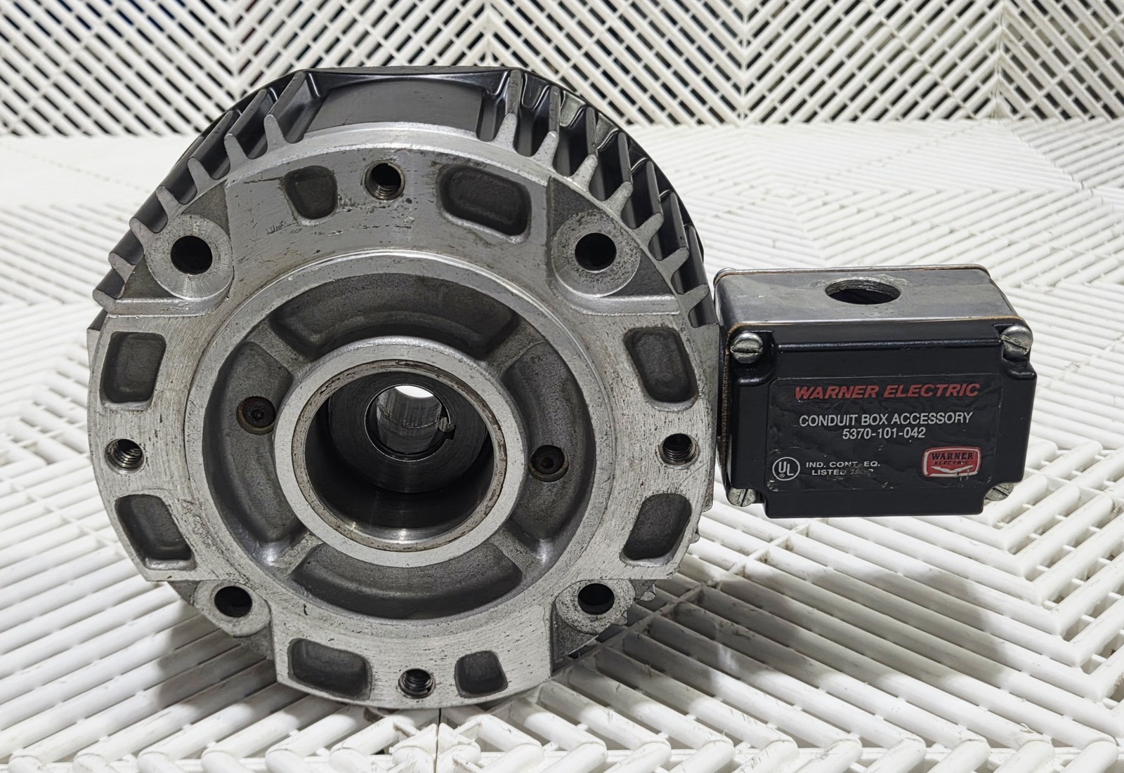 Warner Electric EUM-180-20-MBFB Electromagnetic Brake, 24V, 12lb-ft, 3600 rpm - Used - Image 4