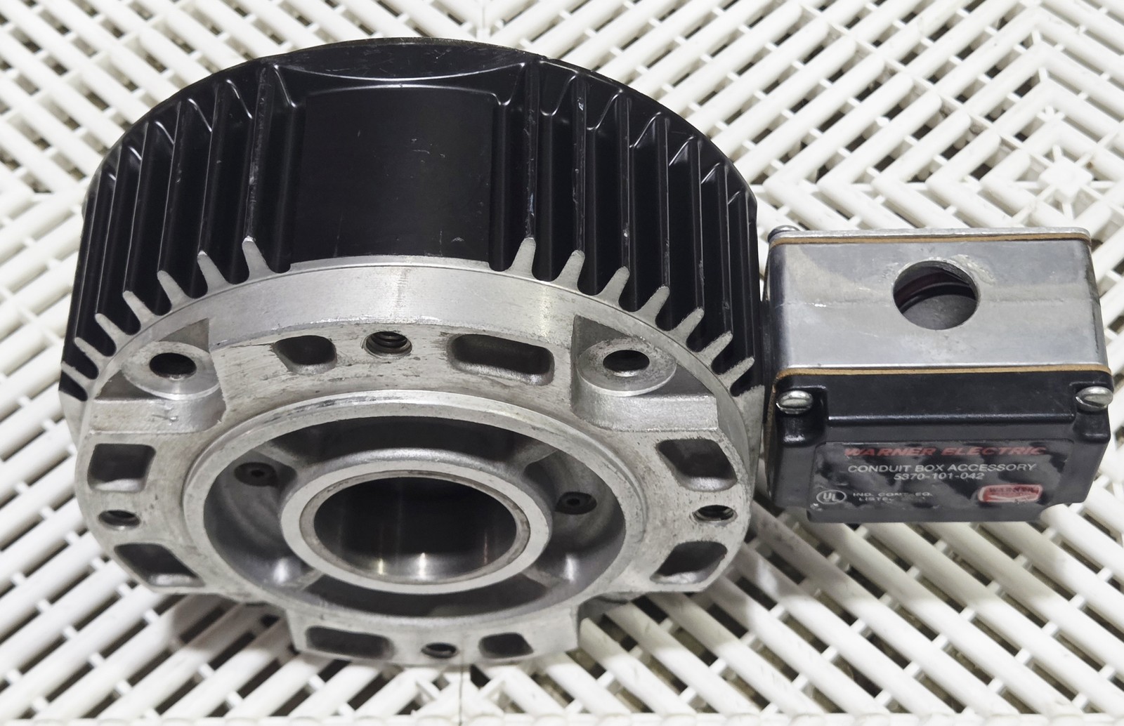 Warner Electric EUM-180-20-MBFB Electromagnetic Brake, 24V, 12lb-ft, 3600 rpm - Used - Image 6