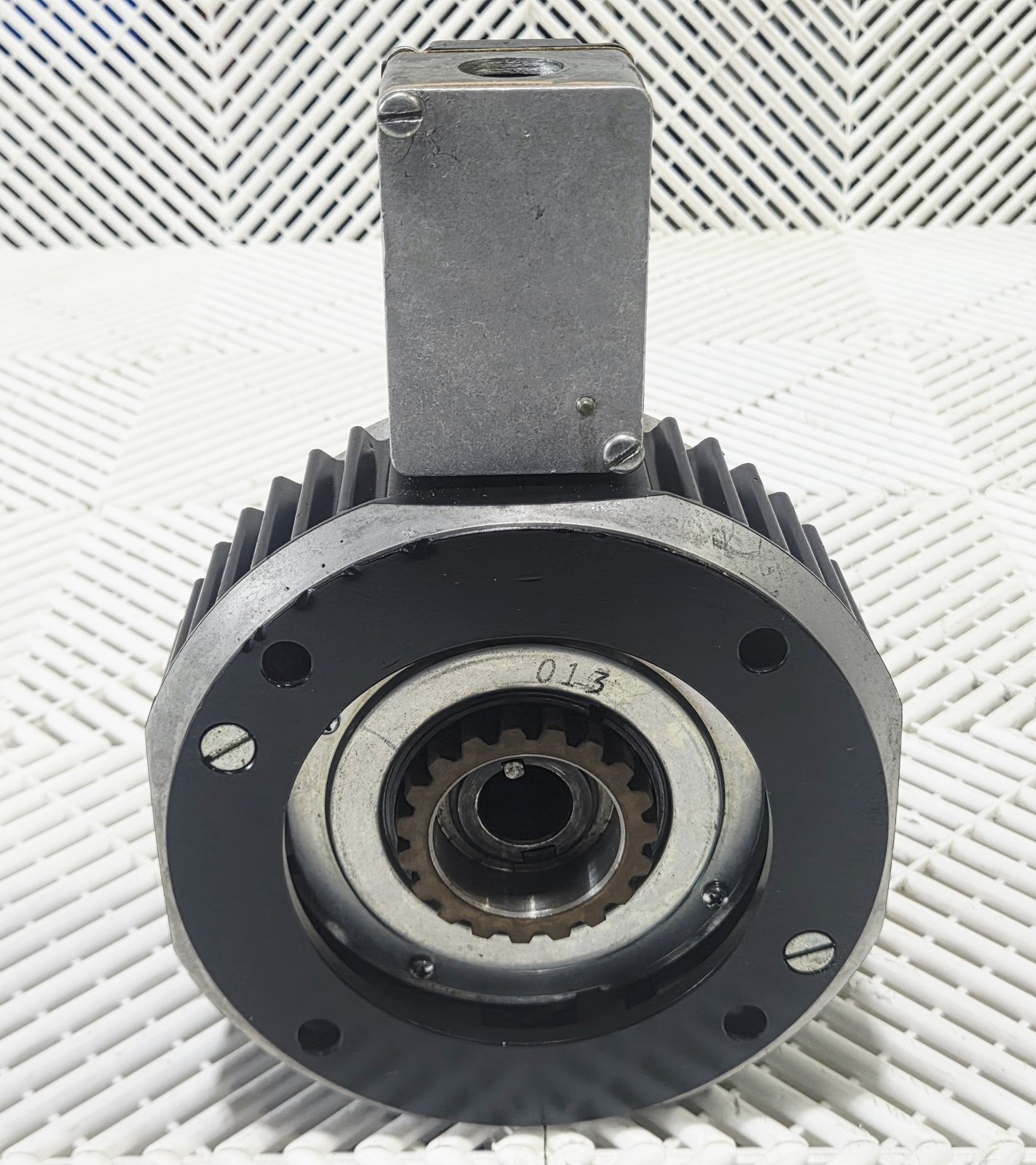 Warner Electric EUM-180-20-MBFB Electromagnetic Brake, 24V, 12lb-ft, 3600 rpm - Used - Image 9