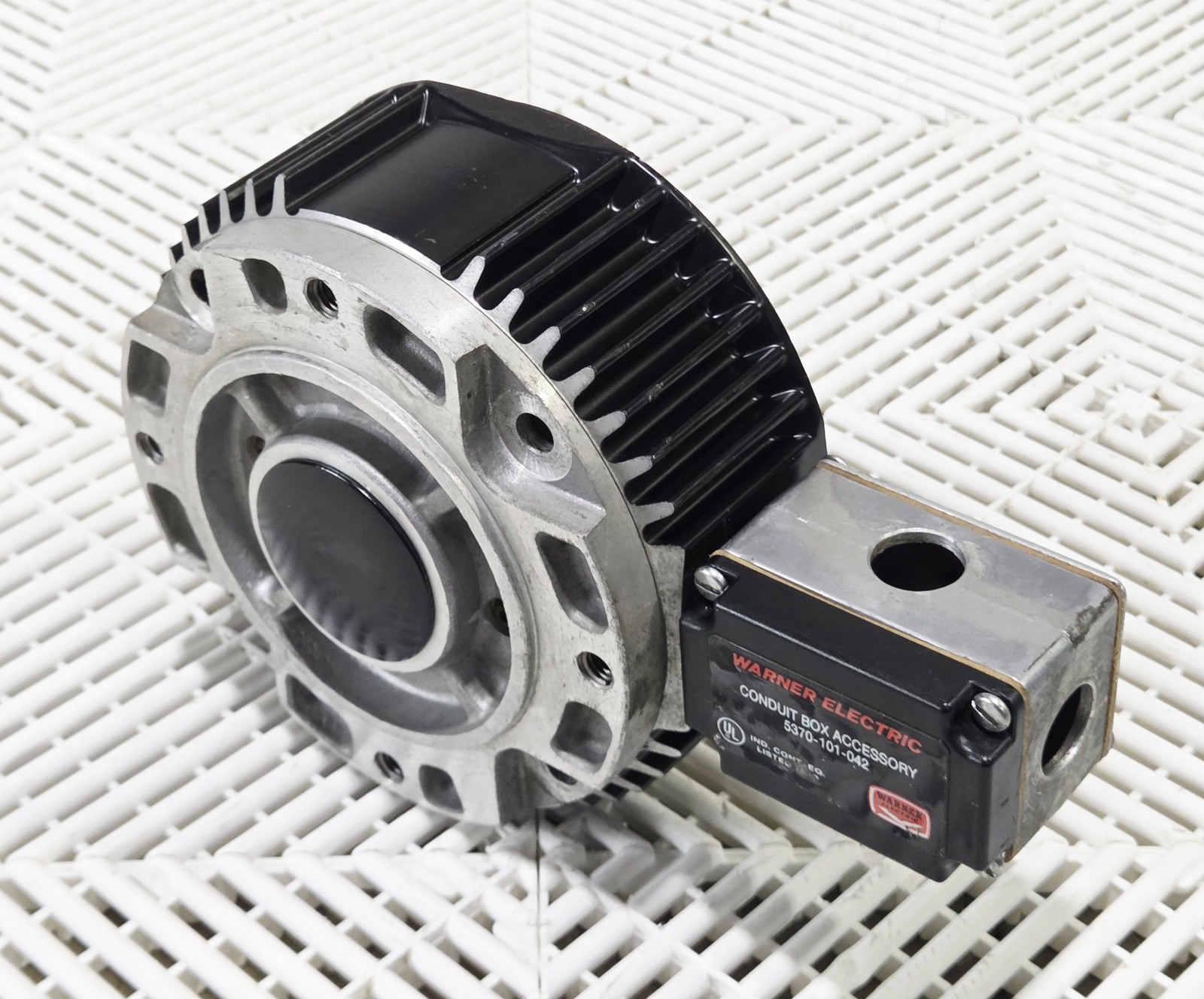 Warner Electric EUM-180-20-MBFB Electromagnetic Brake, 24V, 12lb-ft, 3600 rpm - Used